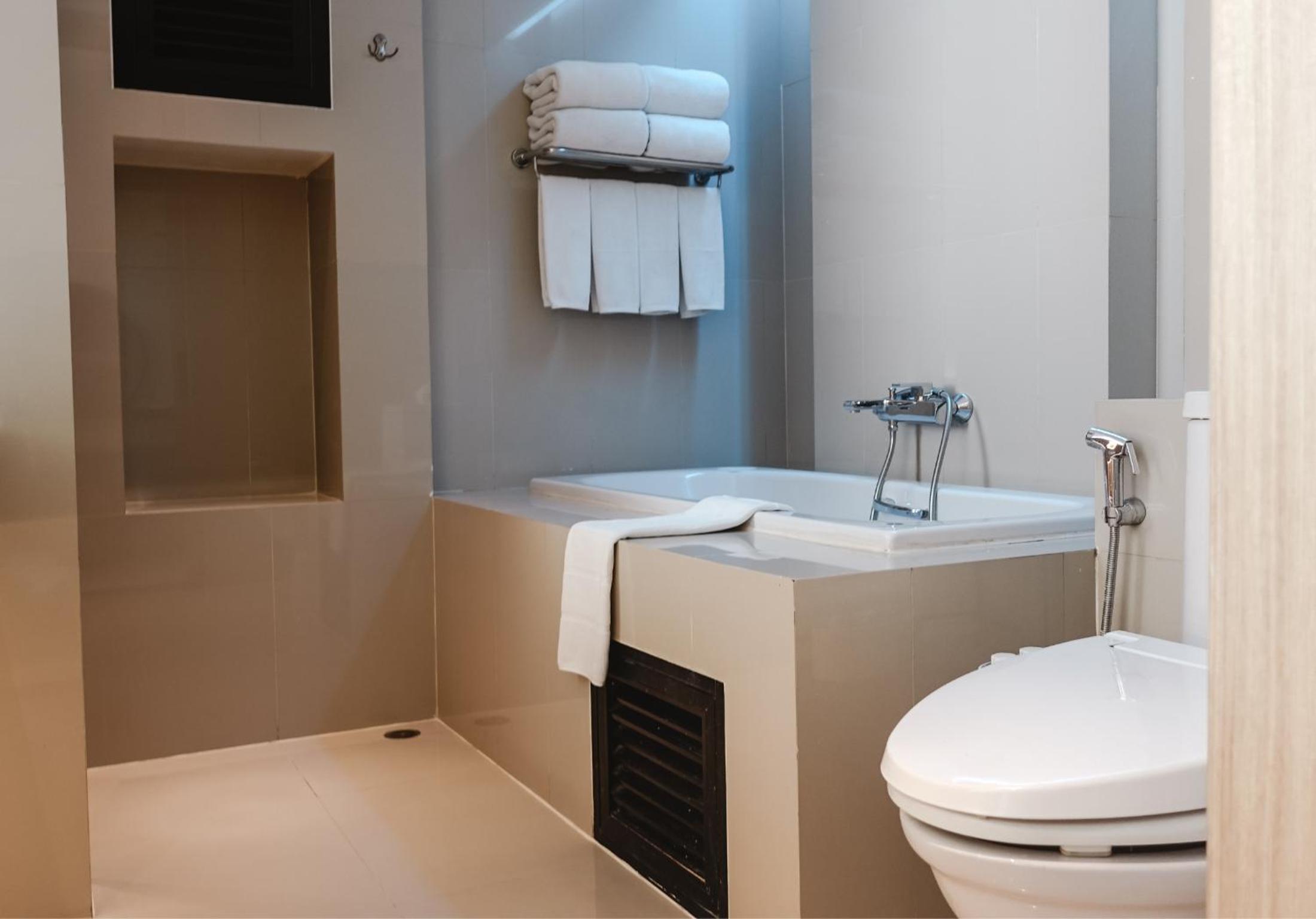 Glow Quadruple Suite