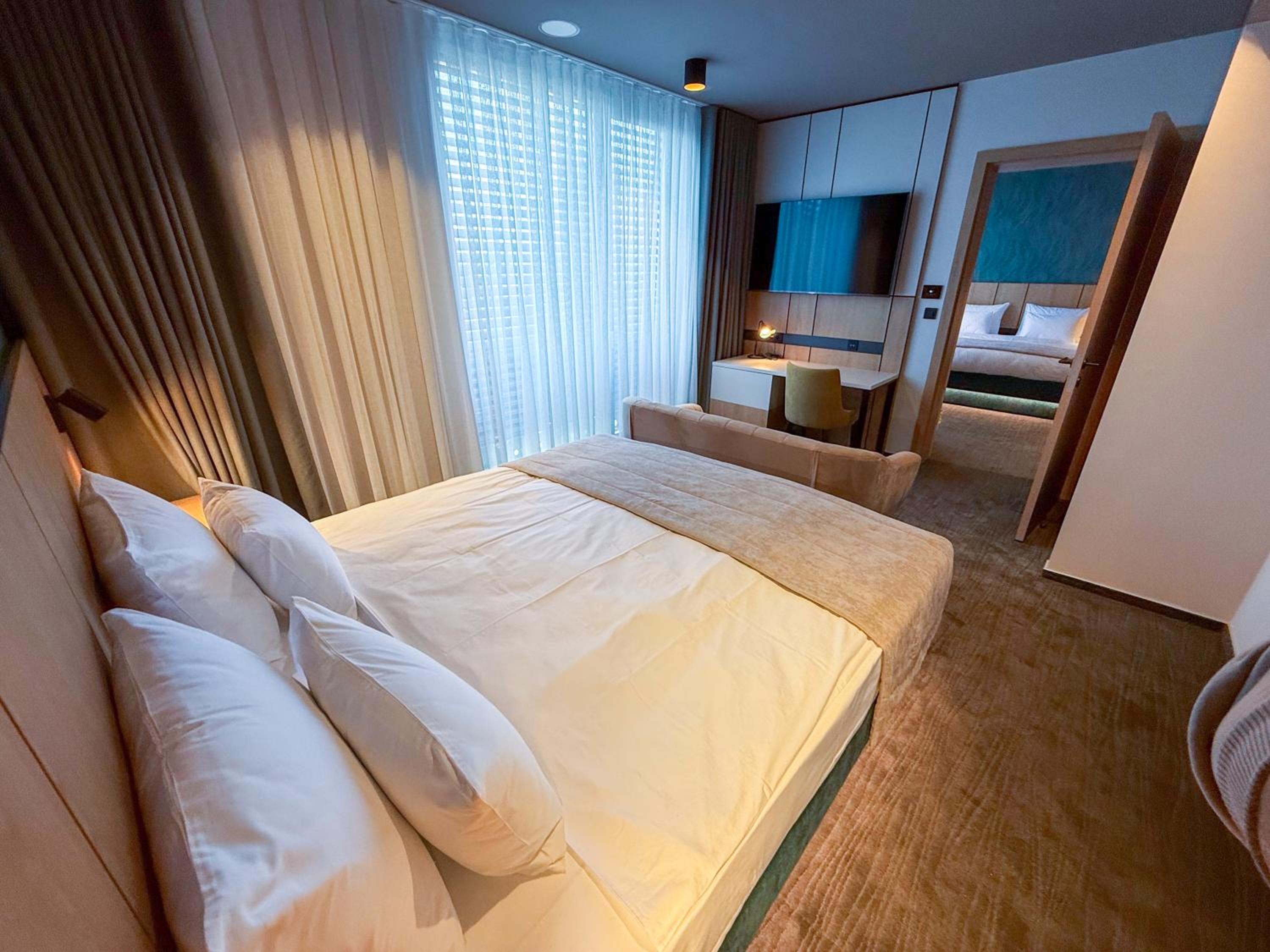 Deluxe Family Suite