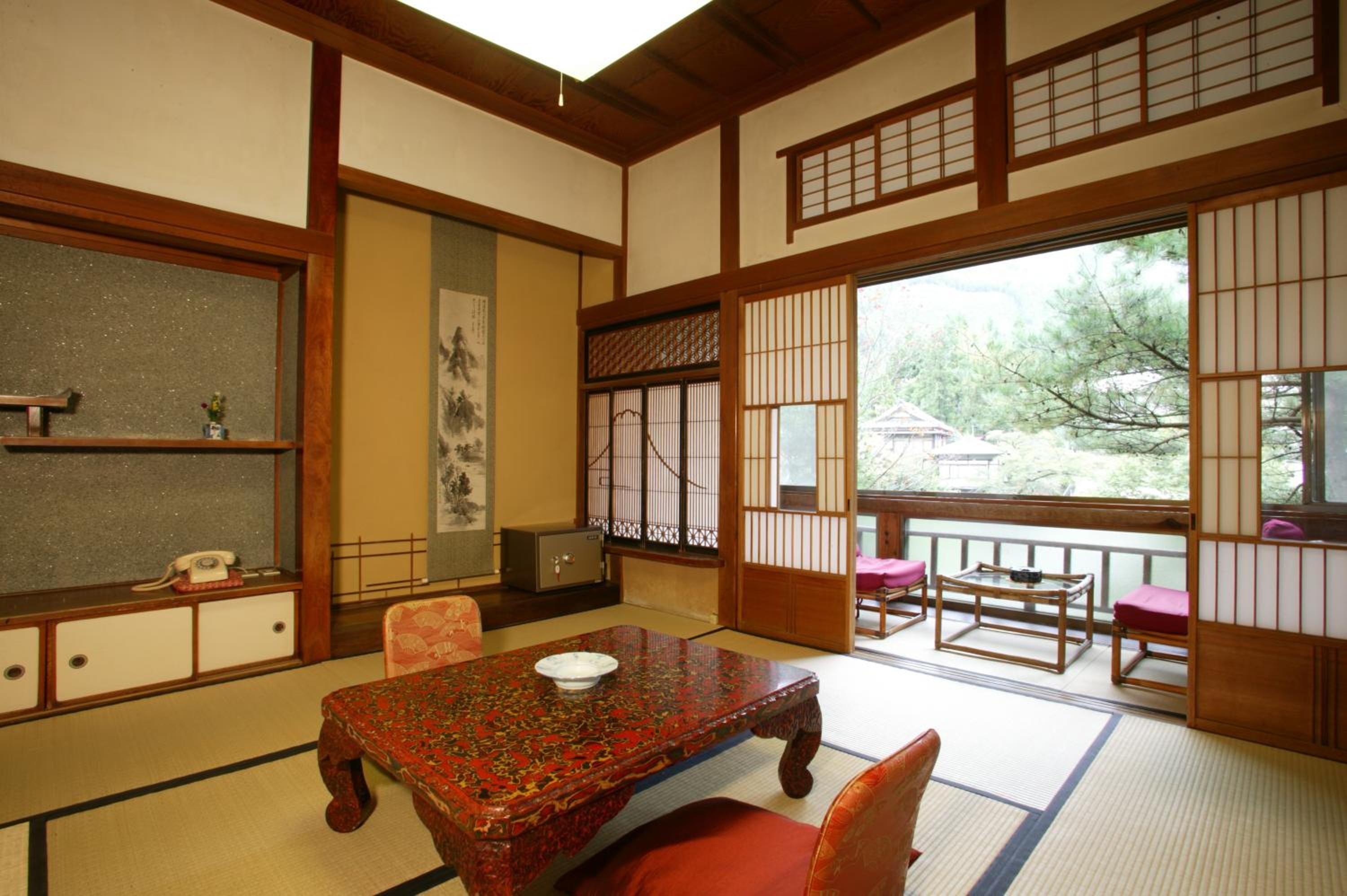 Japanese-Style Standard Room with Shared Bathroom photo 2
