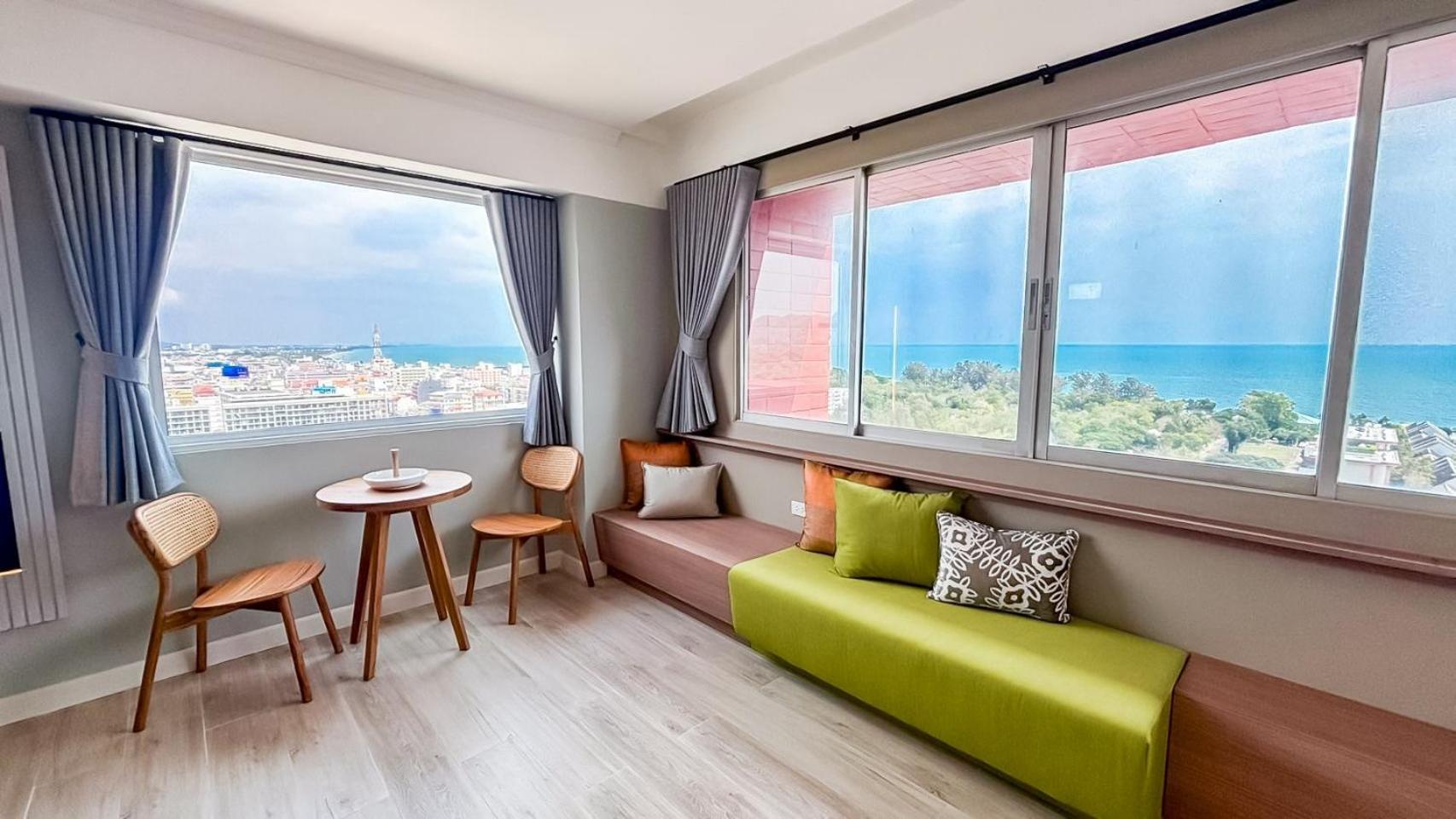 Suite with City View photo 2