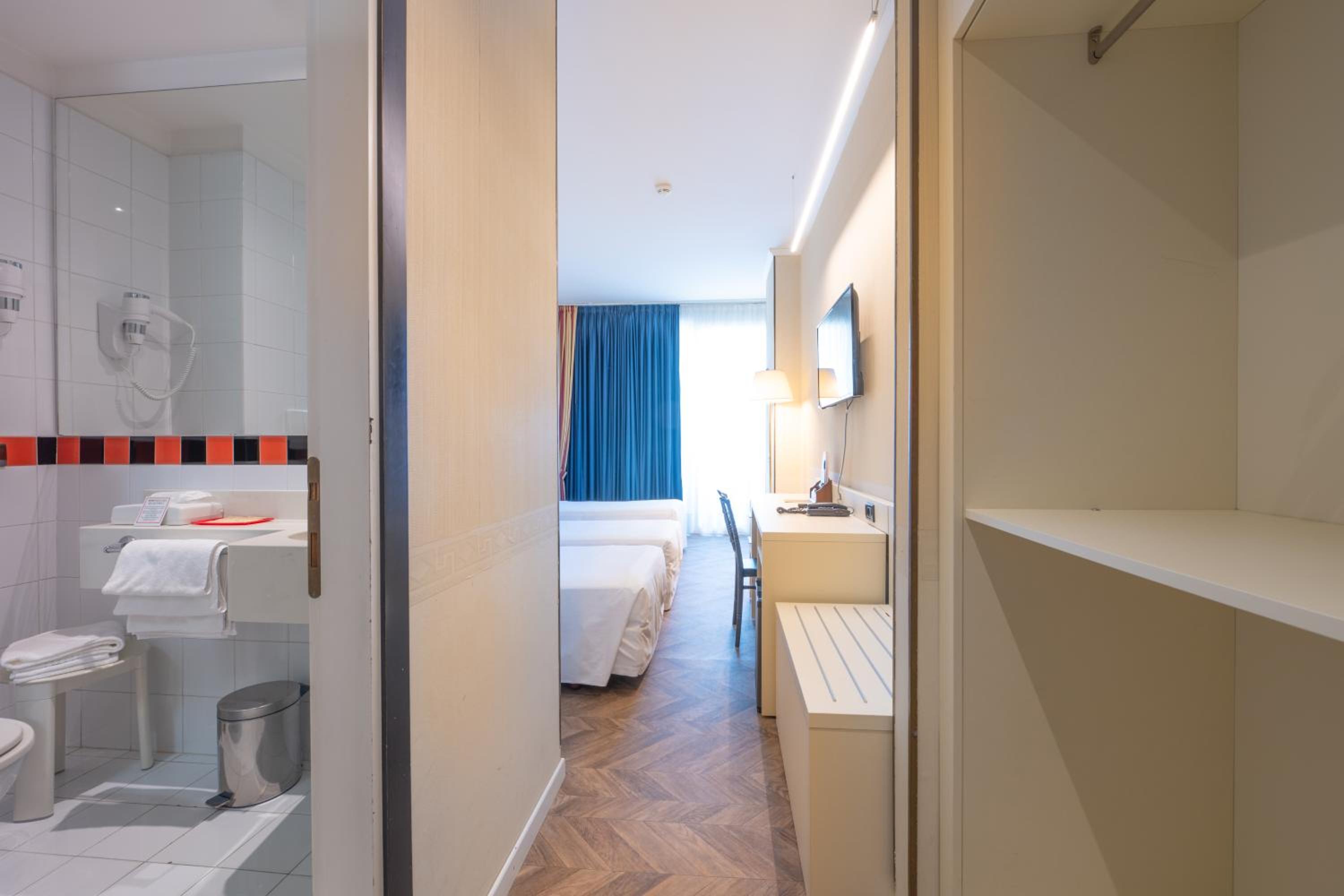 Classic Triple Room - Photo 5