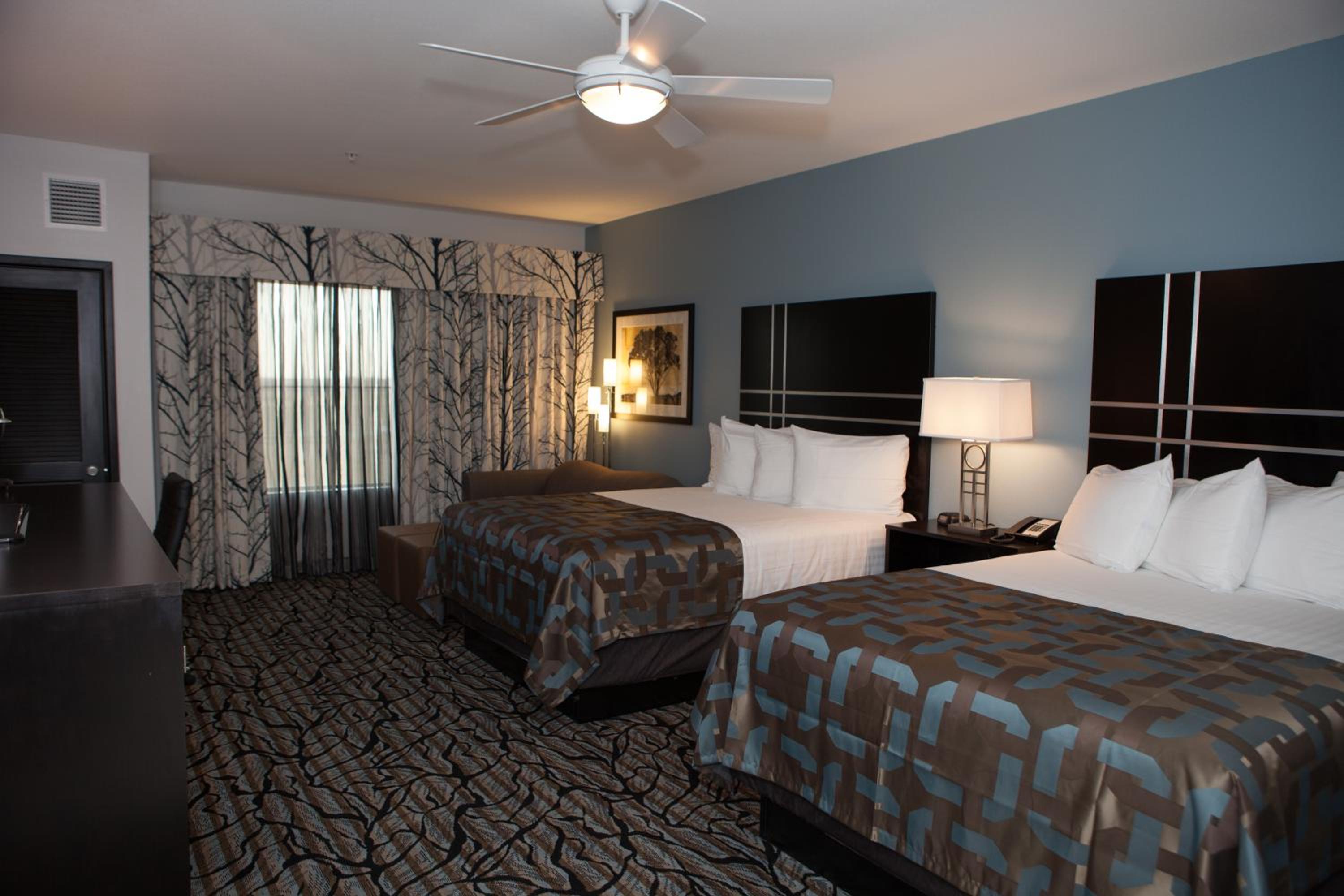 Queen Room With Two Queen Beds And Sofa Bed - Non-Smoking photo 1