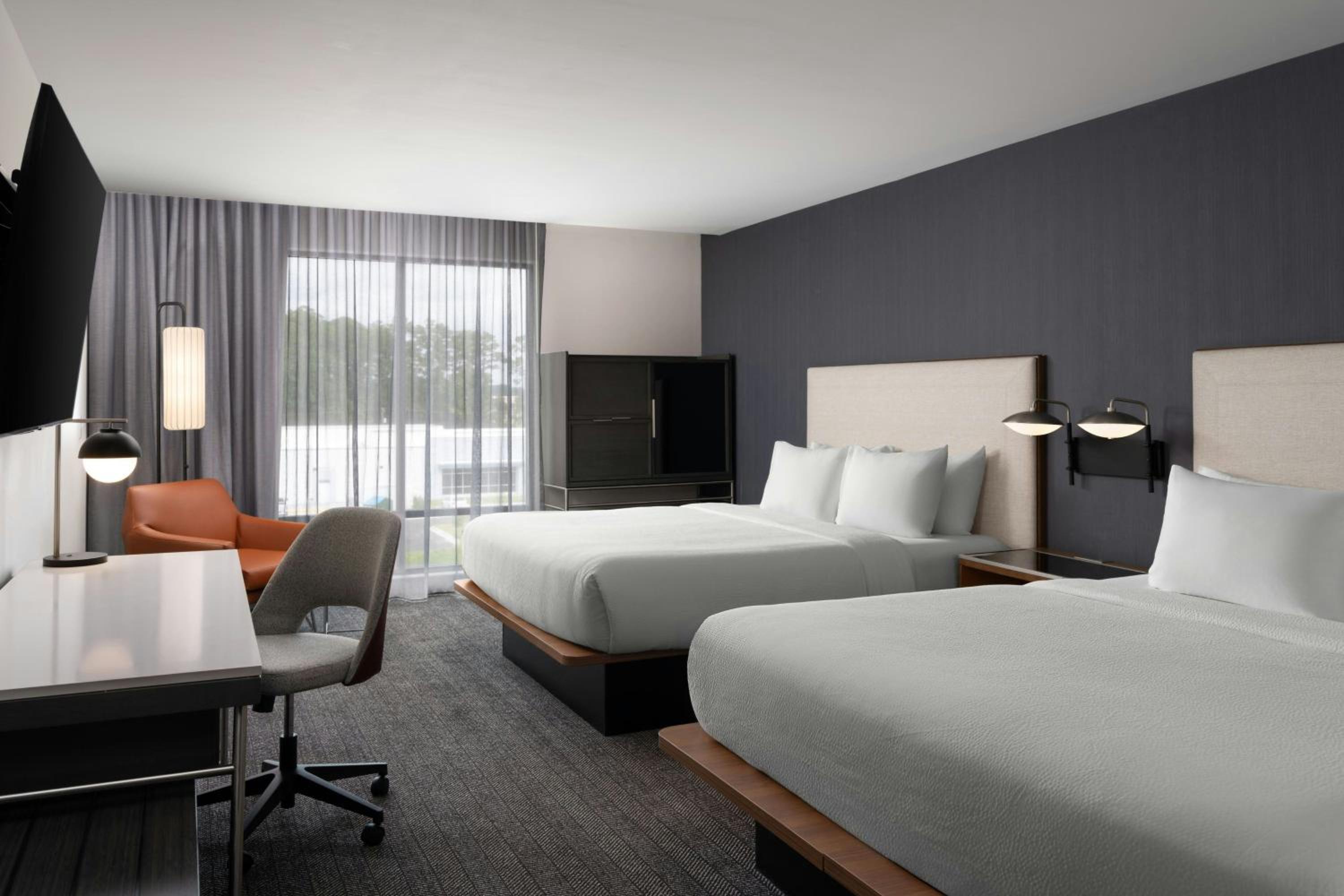 King Room with Two King Beds - Photo 9