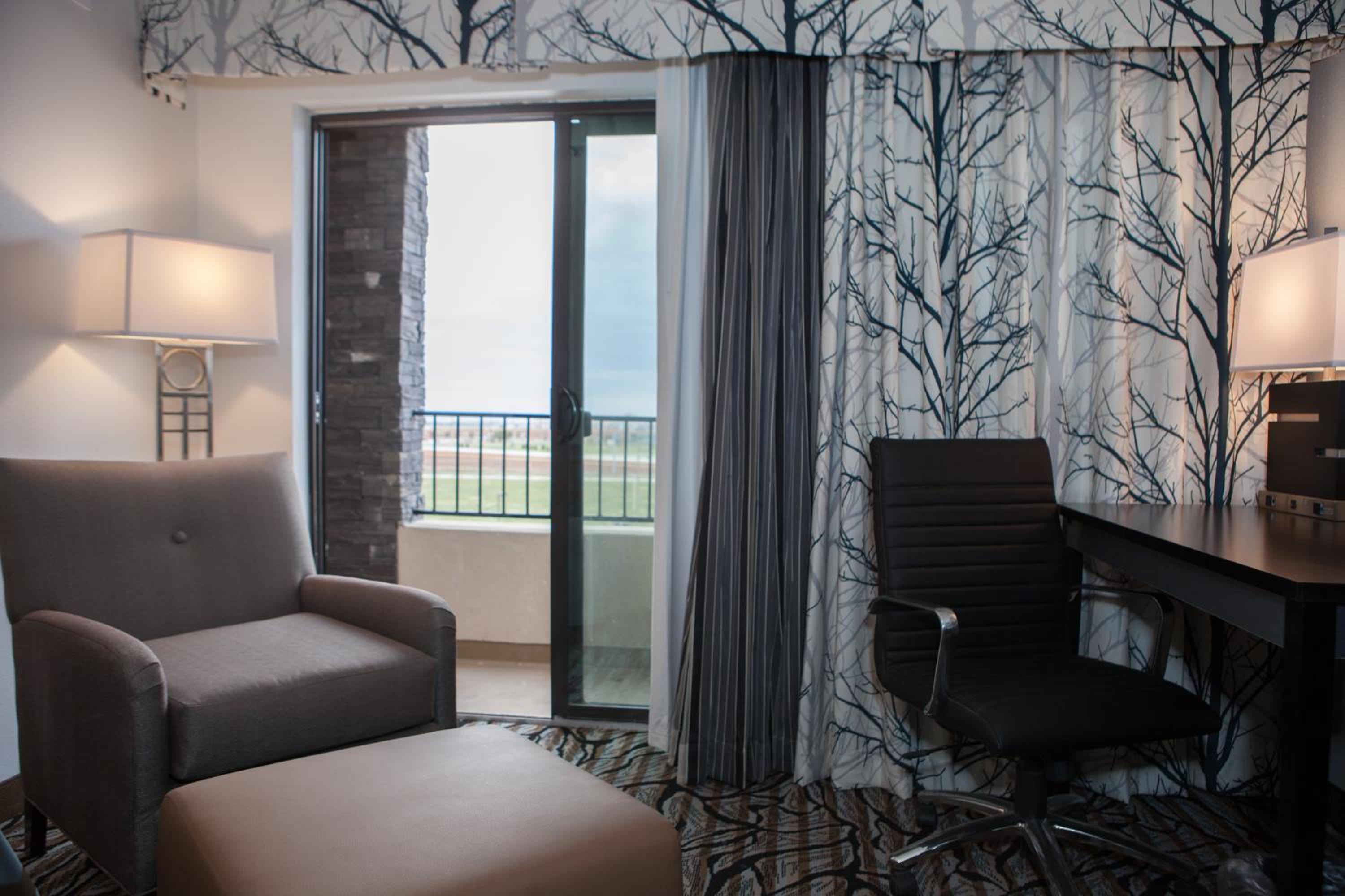 King  Room With Balcony - Non-Smoking photo 2