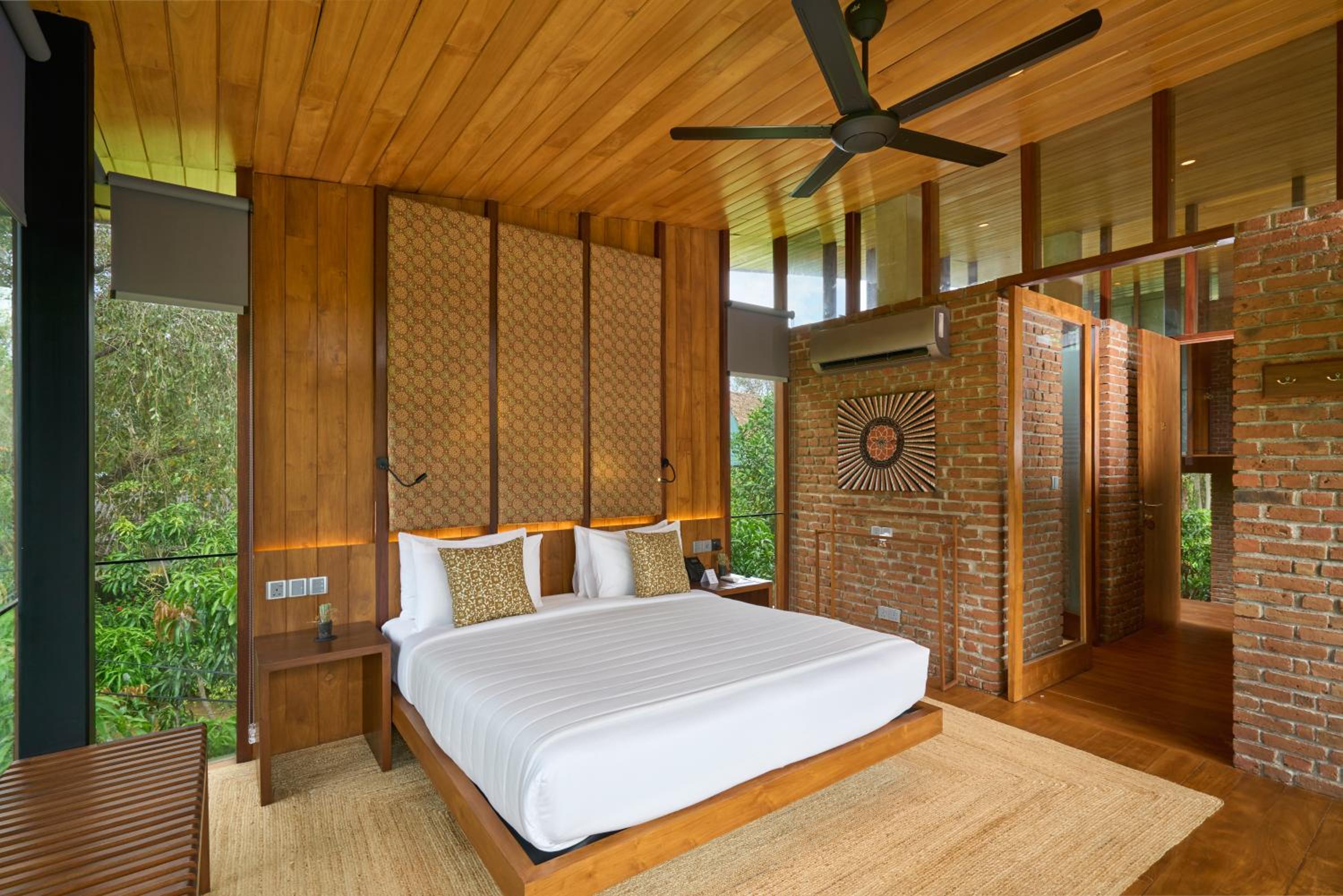 Deluxe Room - Photo 4