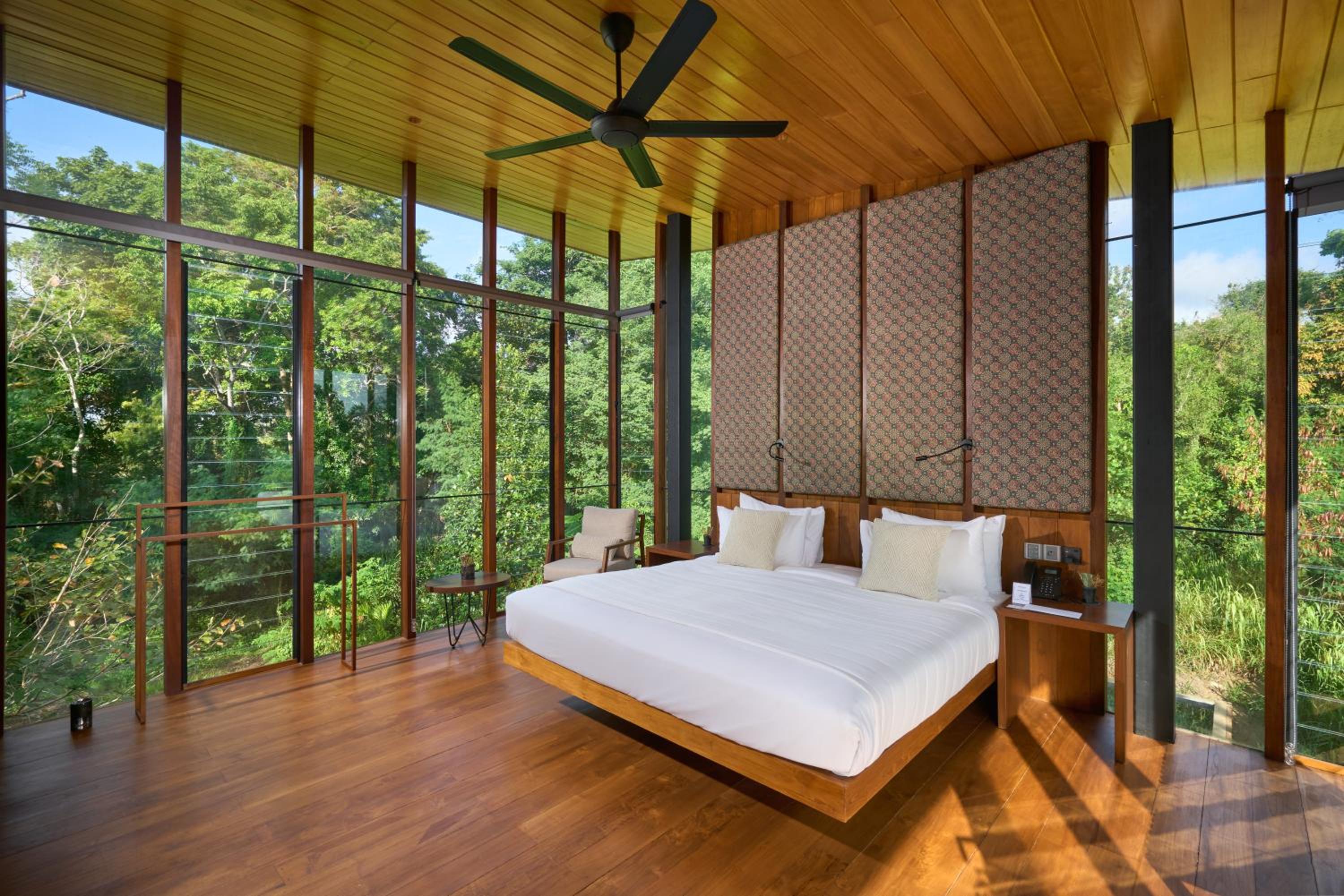 Deluxe Room - Photo 7