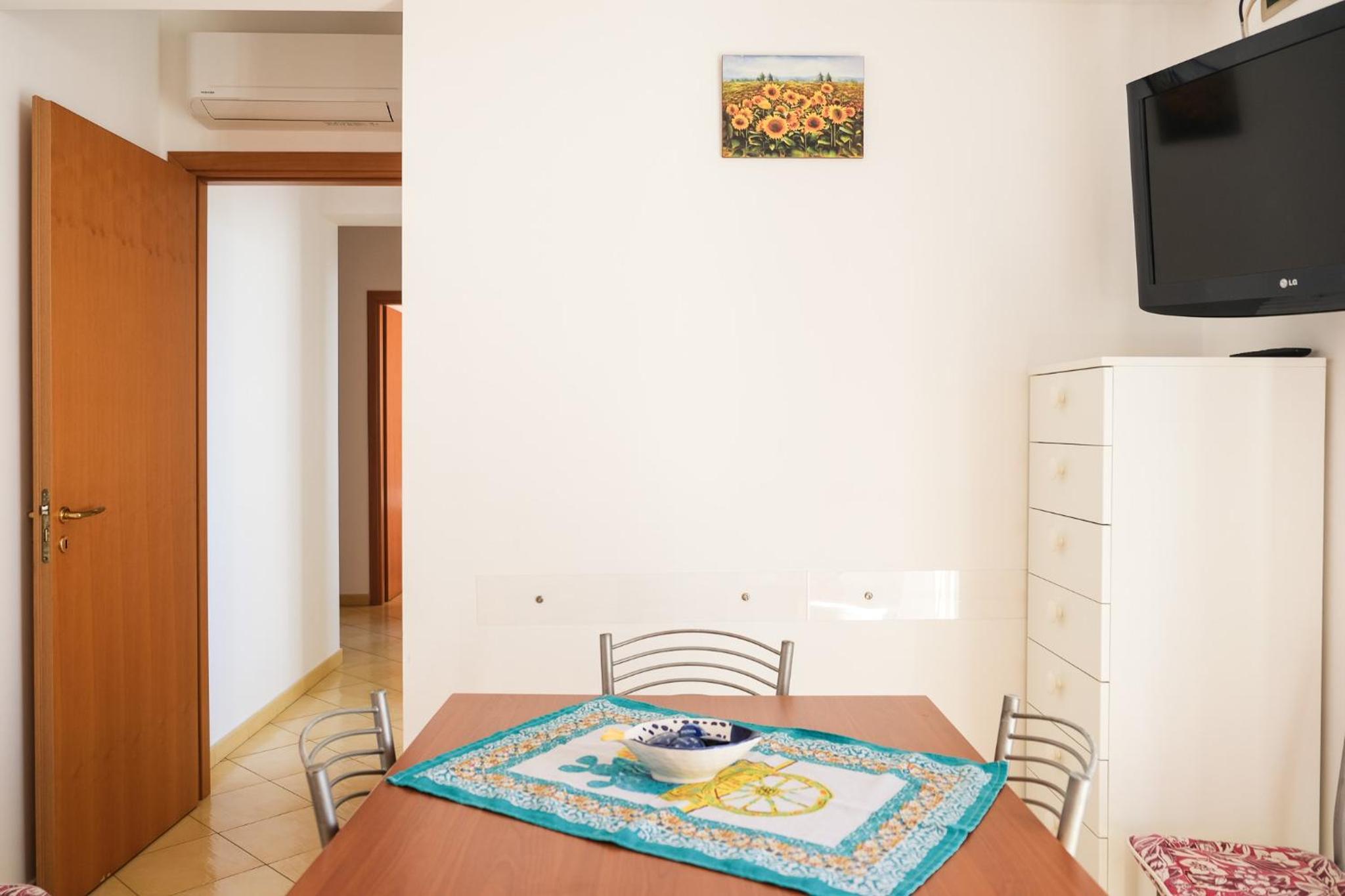 Two-Bedroom Apartment with Balcony and Sea View photo 2