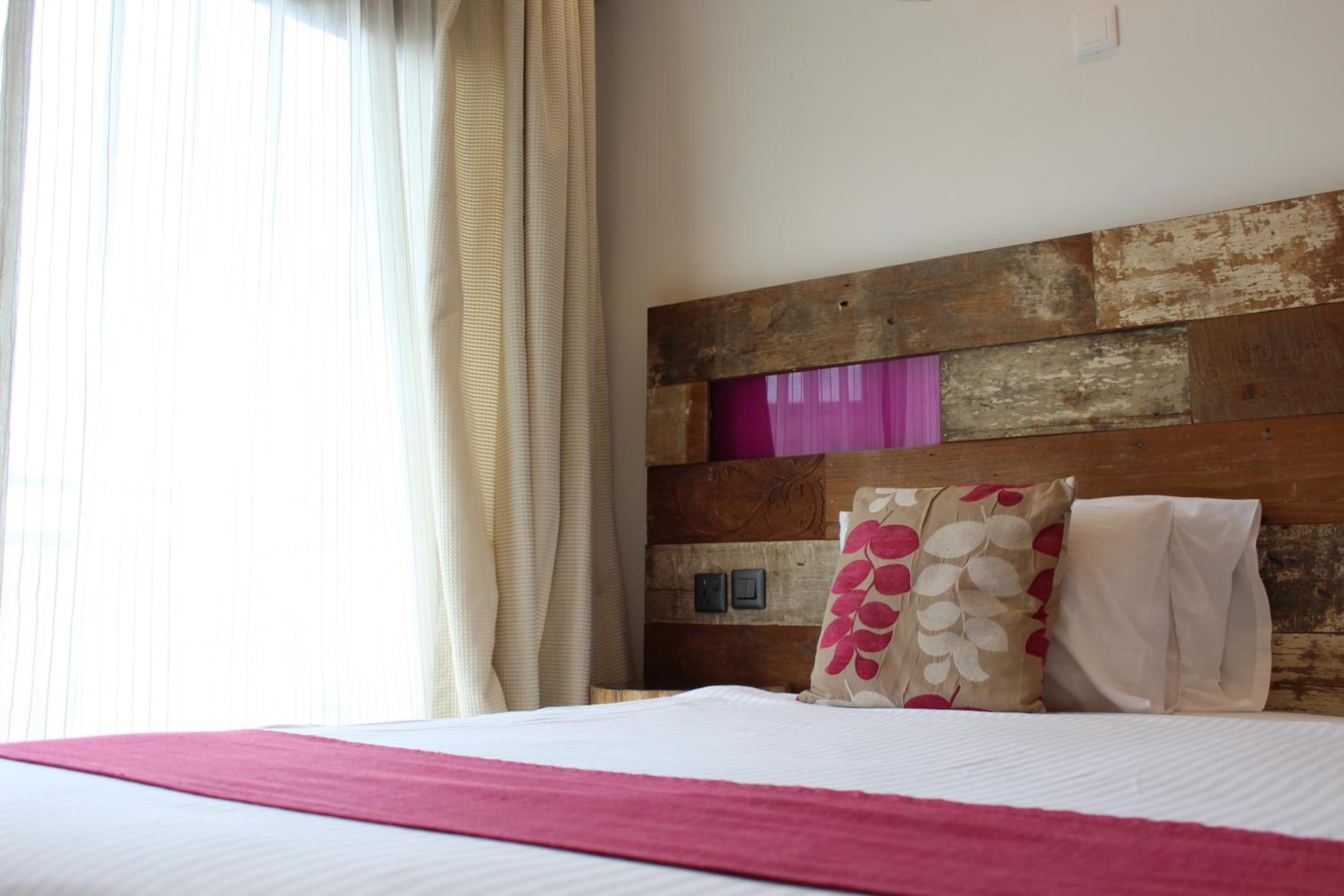 Deluxe Room - Photo 6
