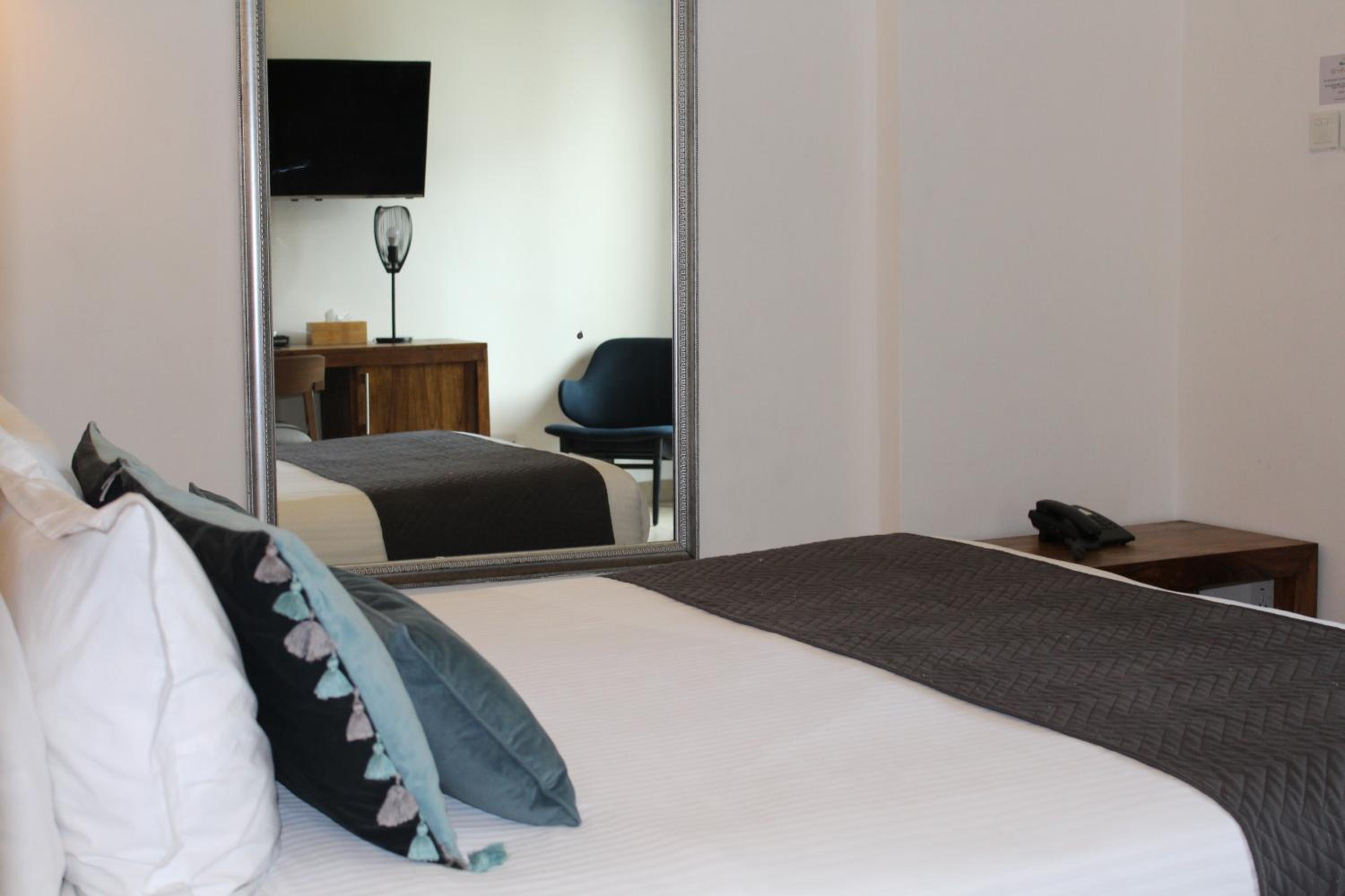 Deluxe Room - Photo 1