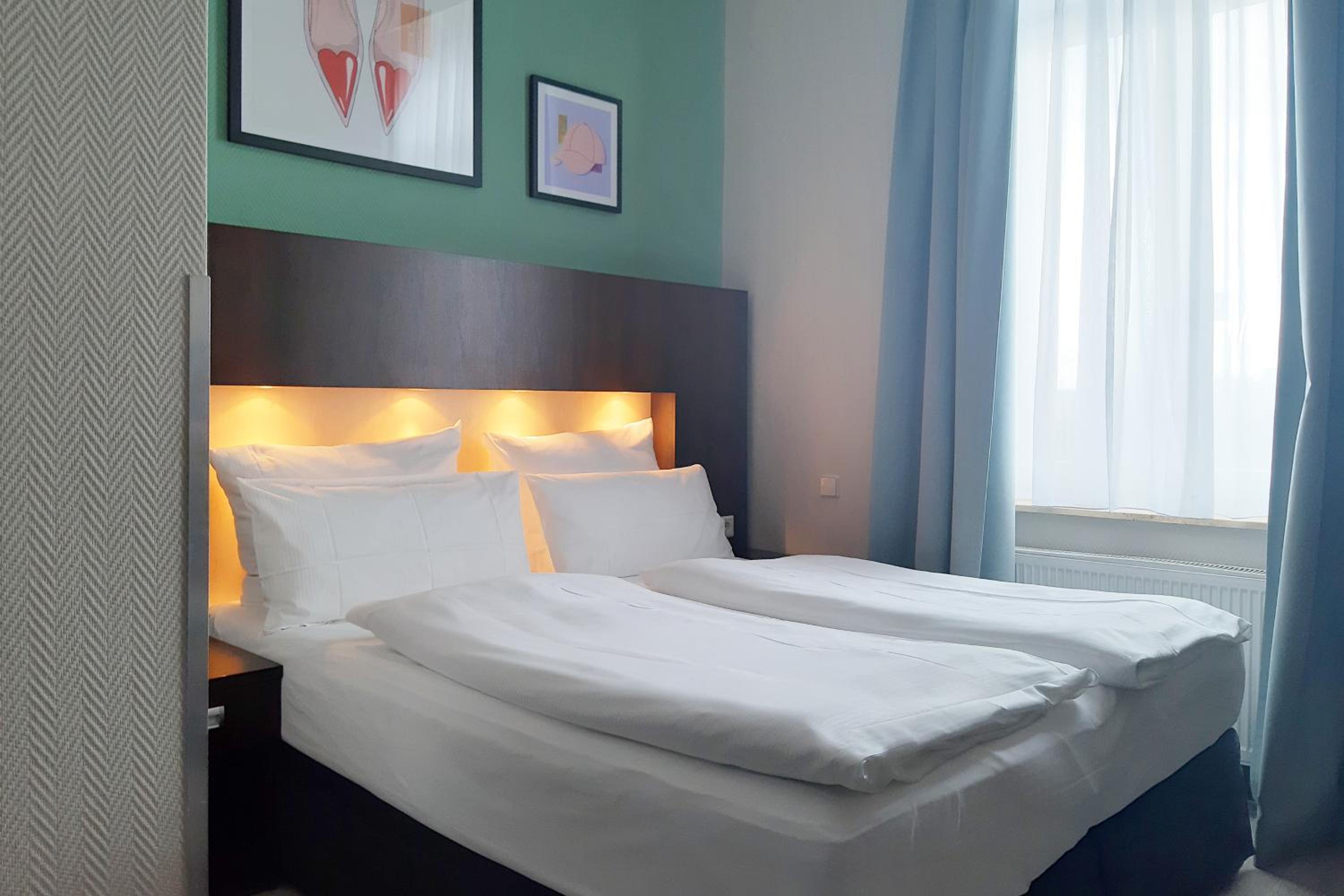 Standard Double Room - Photo 1
