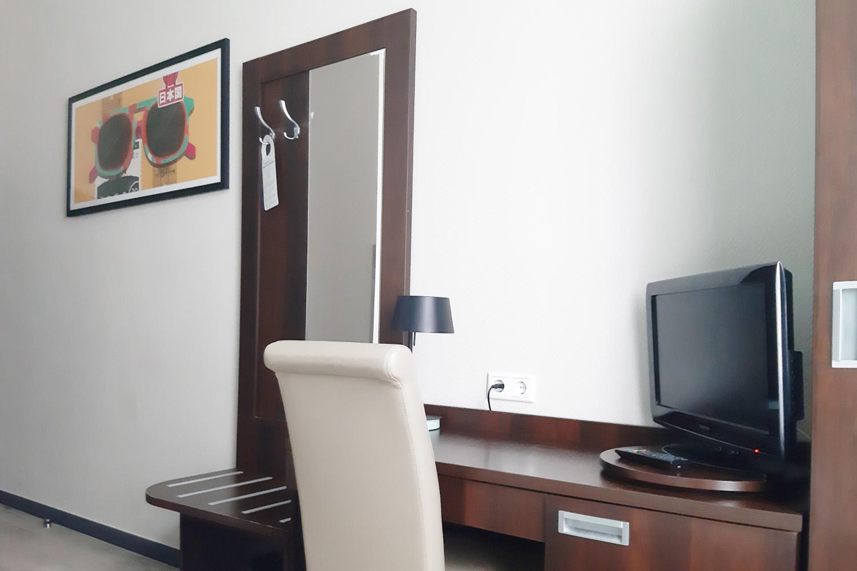 Standard Double Room - Photo 8