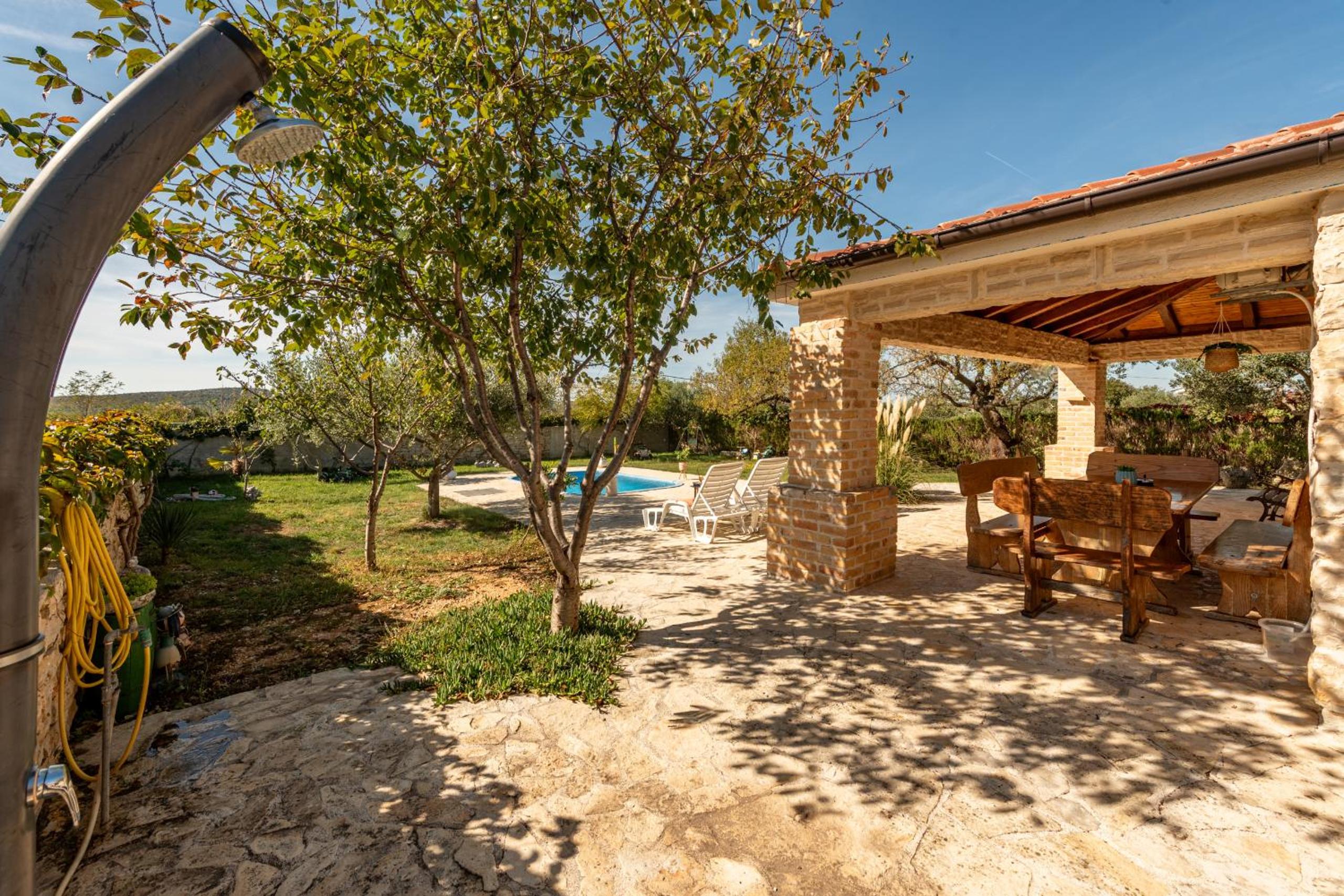 Villa photo 2