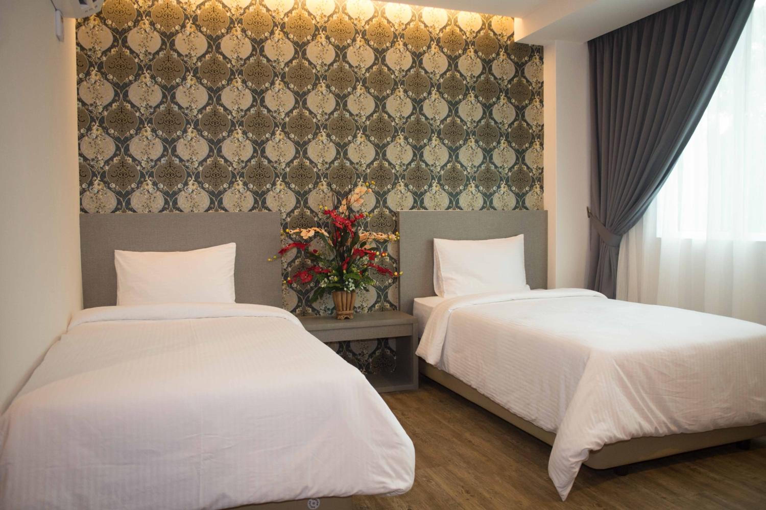 Deluxe Twin Room with Airport Pick-up photo 3