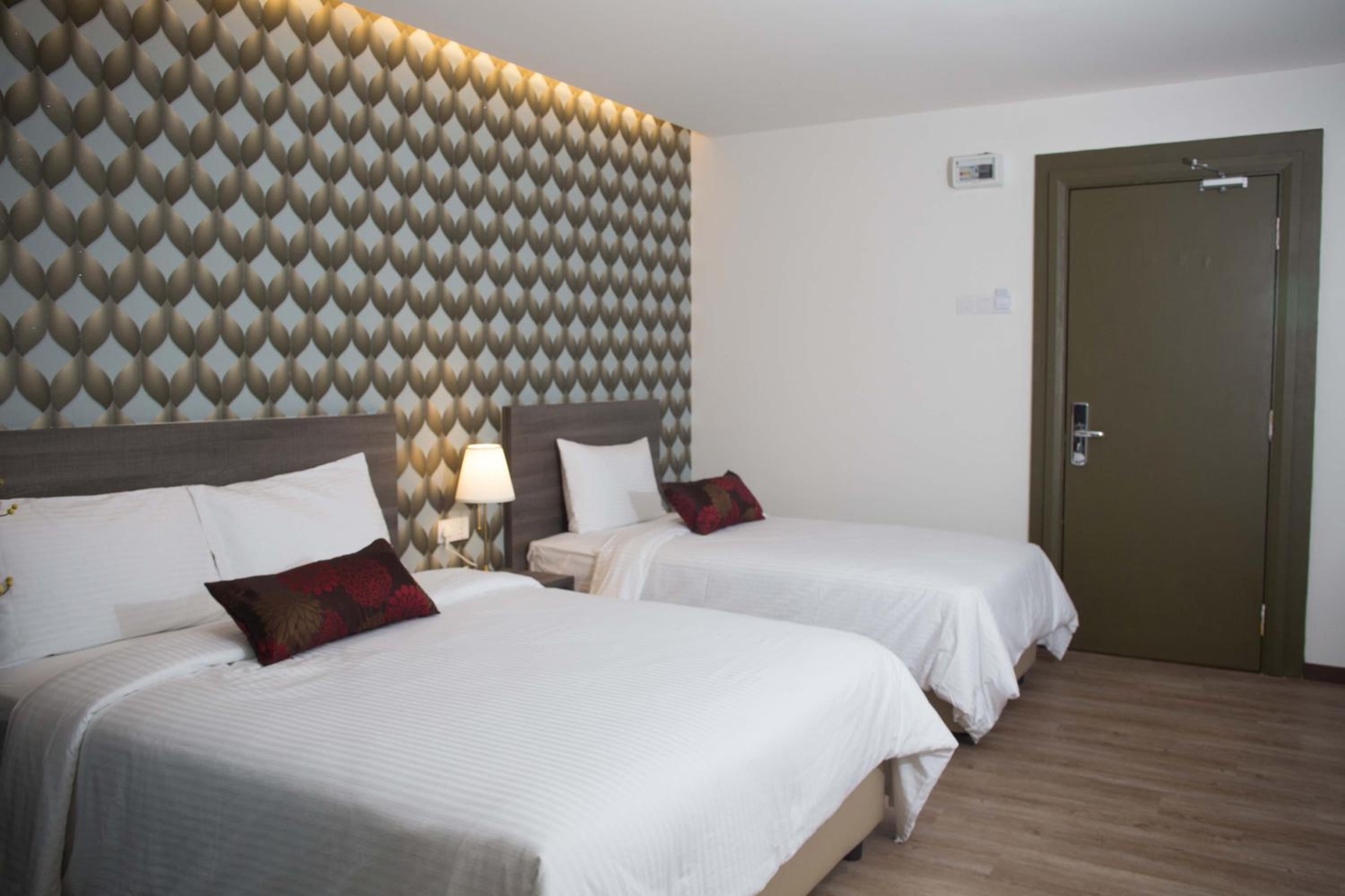 Triple Suite with Airport Pick-Up photo 1