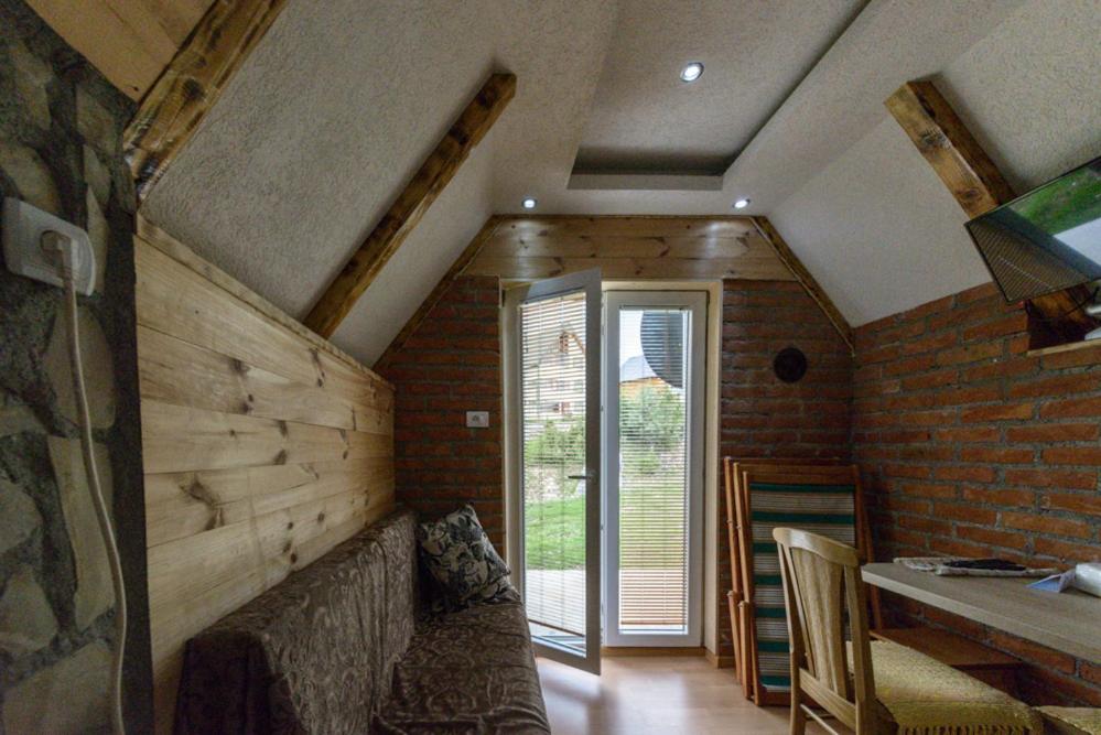 Bungalow (2 Adults) photo 3