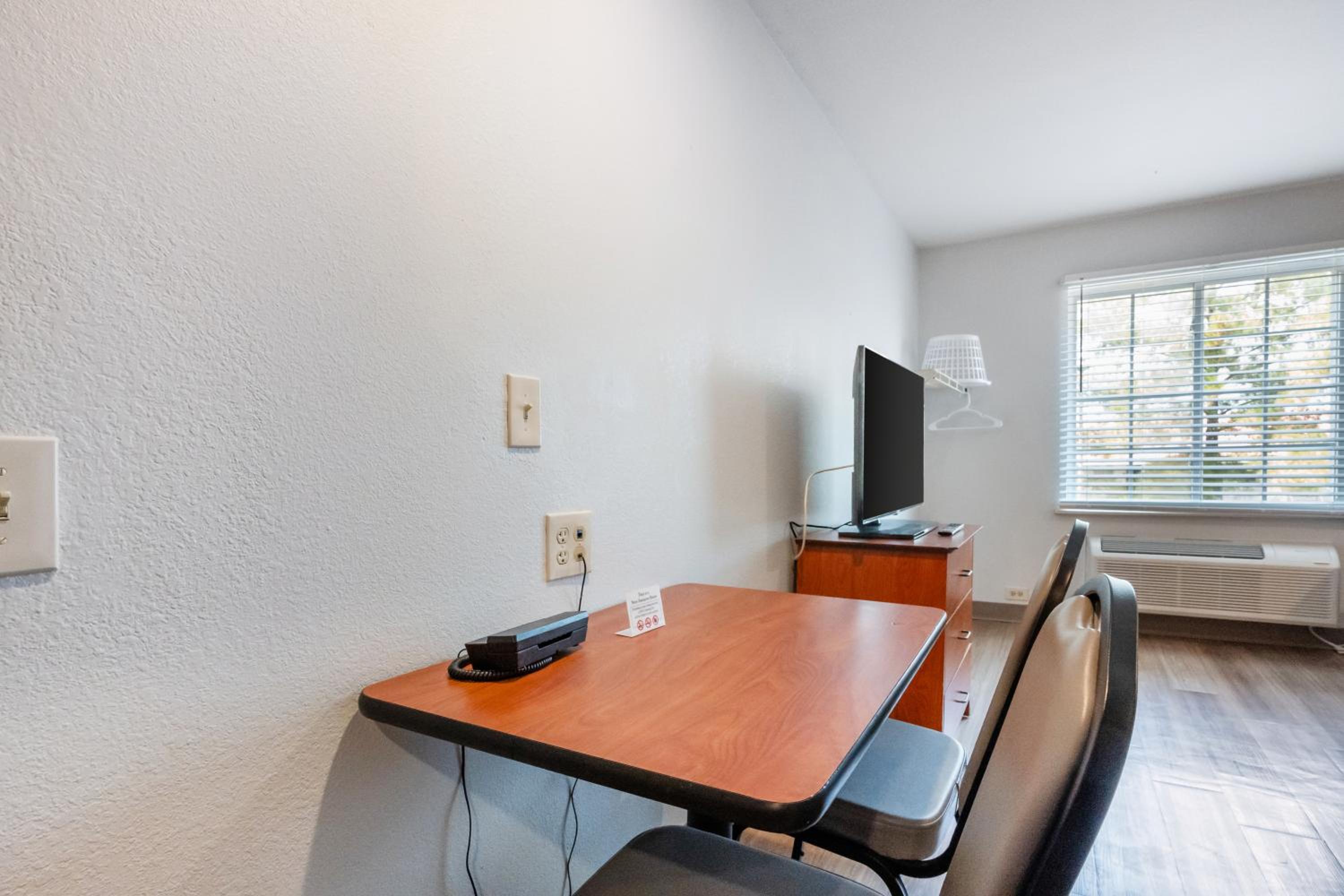 Efficiency Double Room with Two Double Beds - Accessible/Non-Smoking photo 1