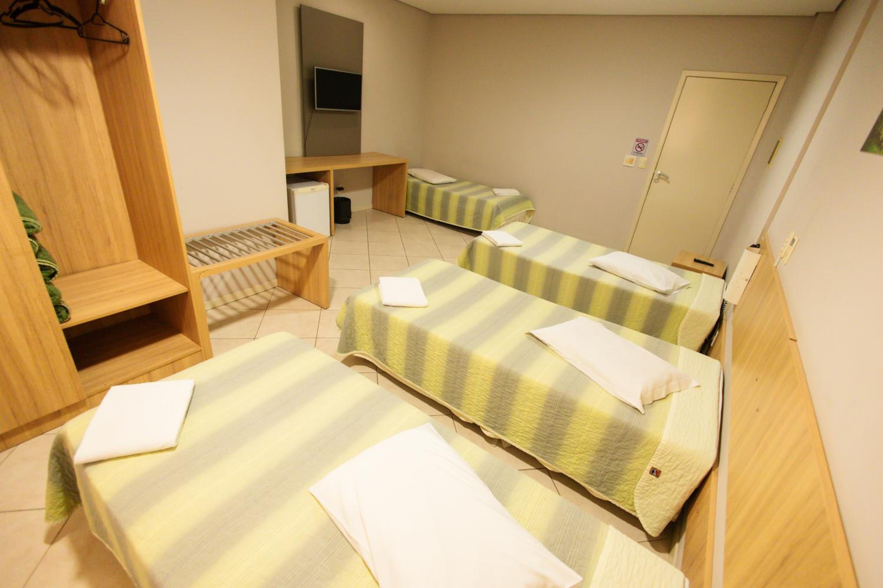 Standard Quadruple Room - Photo 1
