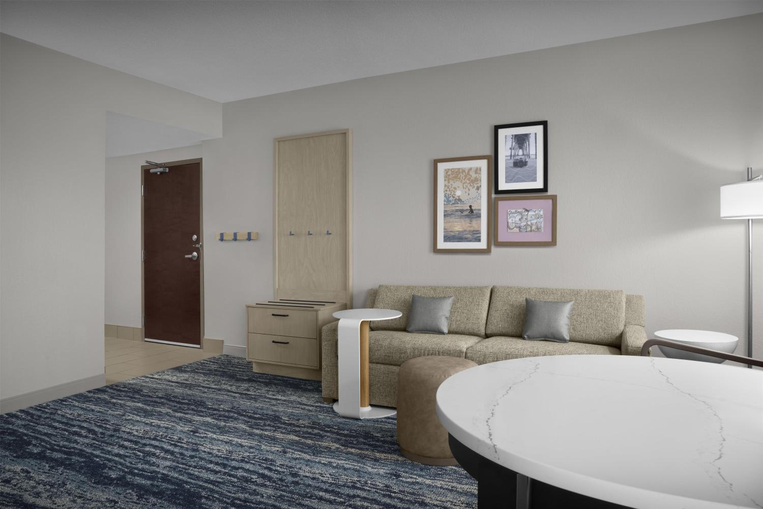 Studio with Two Queen Beds and Bath Tub - Mobility and Hearing Access/Non-Smoking - Photo 3