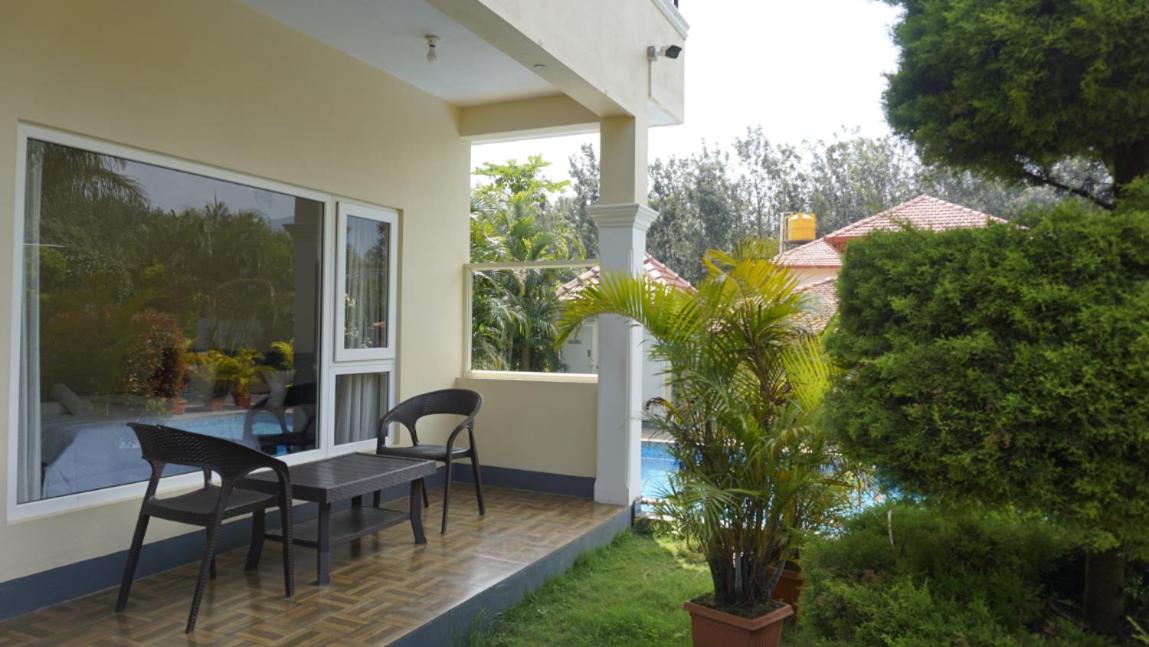 Deluxe Double Room with Balcony photo 2
