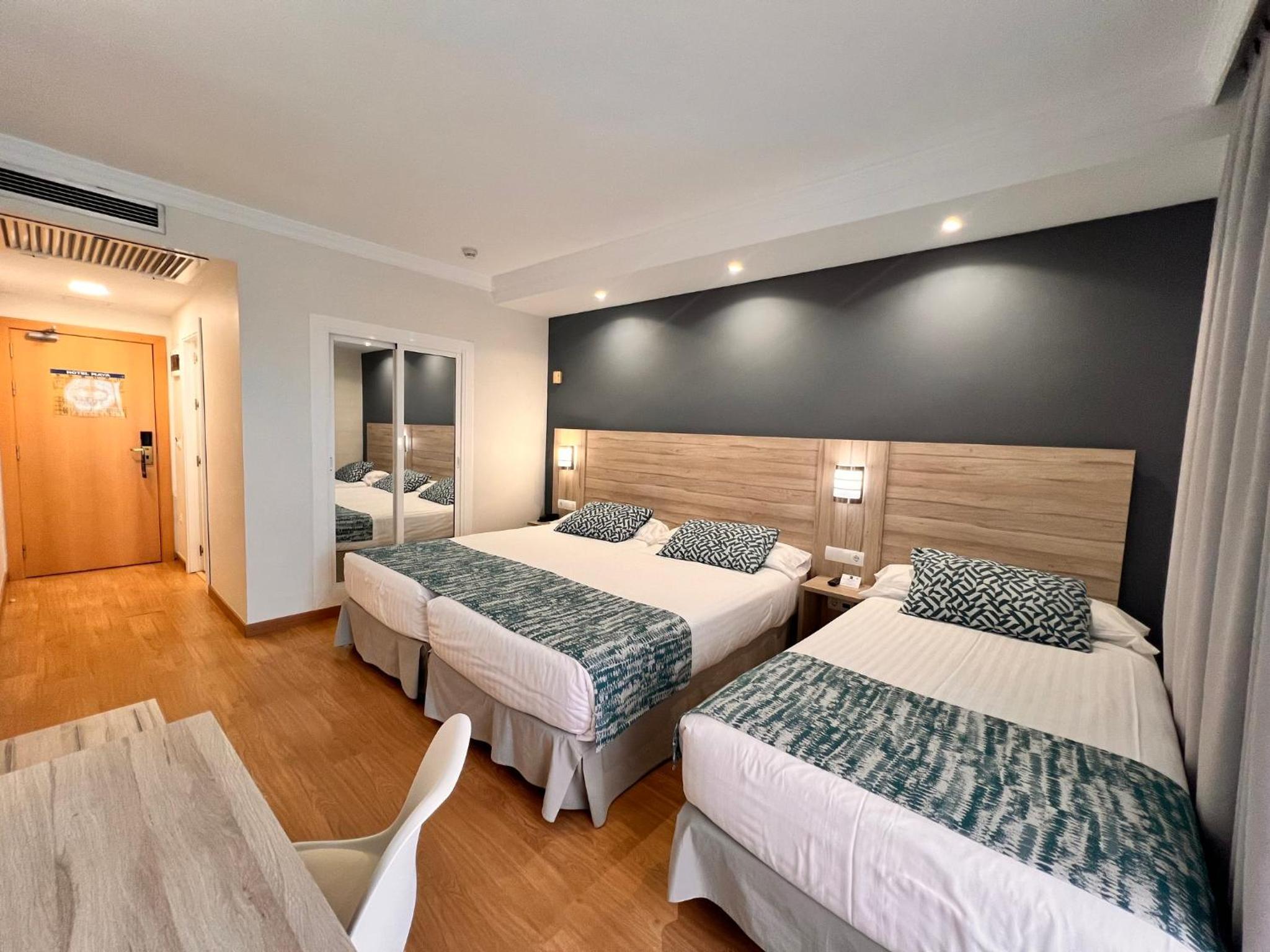 Triple Room