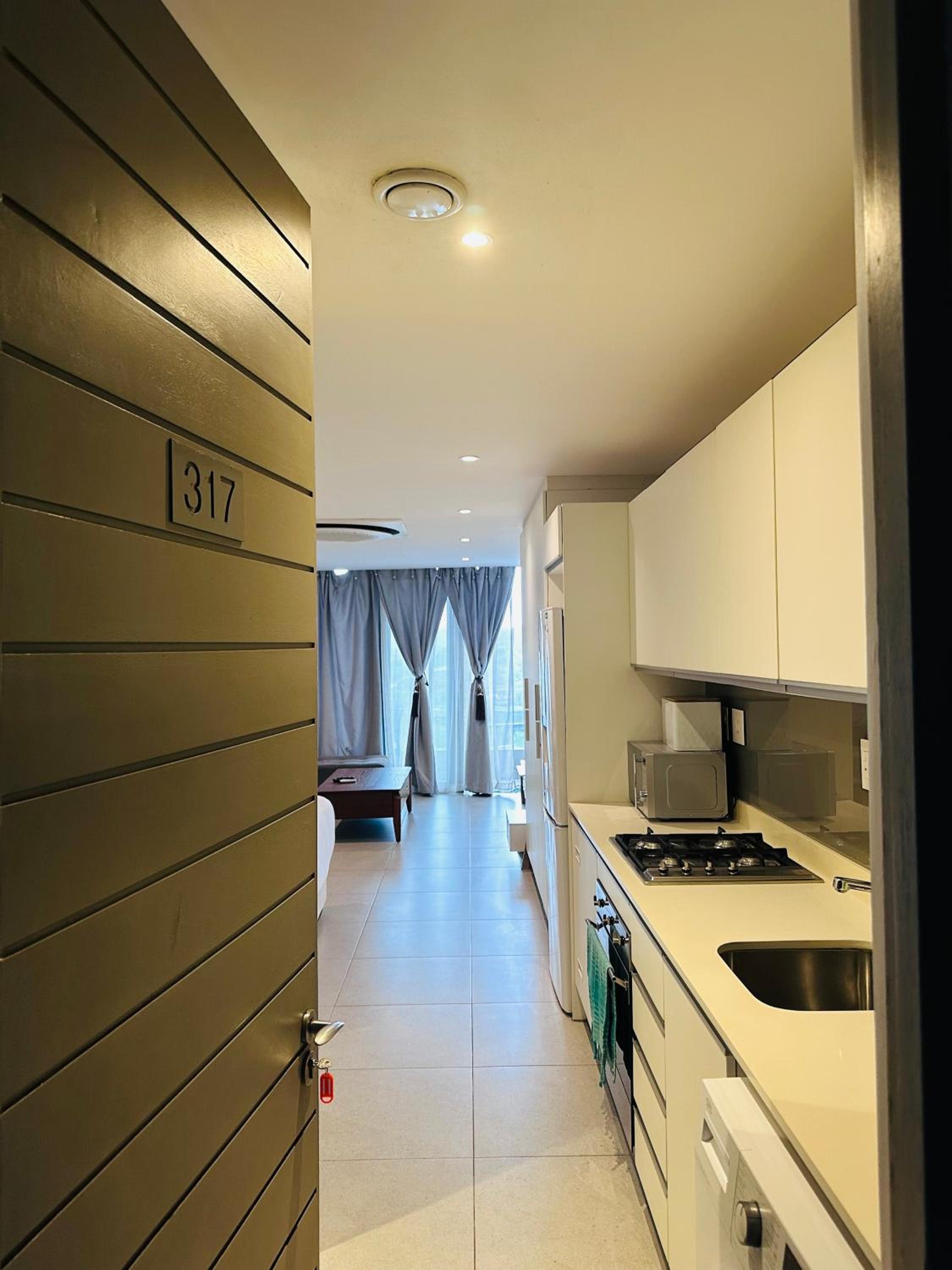 Studio with Balcony photo 1
