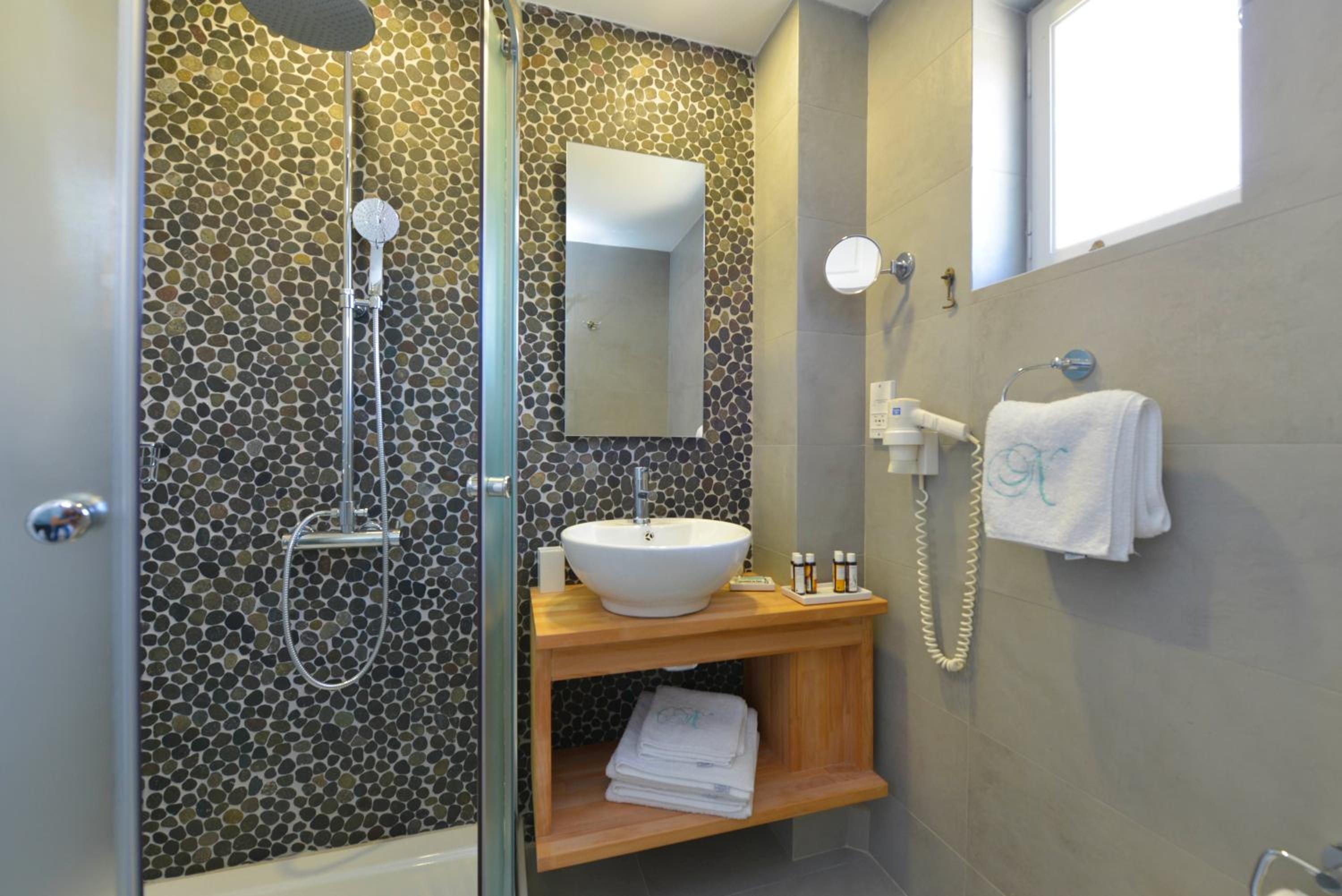 Executive Suite with Sea View (3 Adults) photo 2