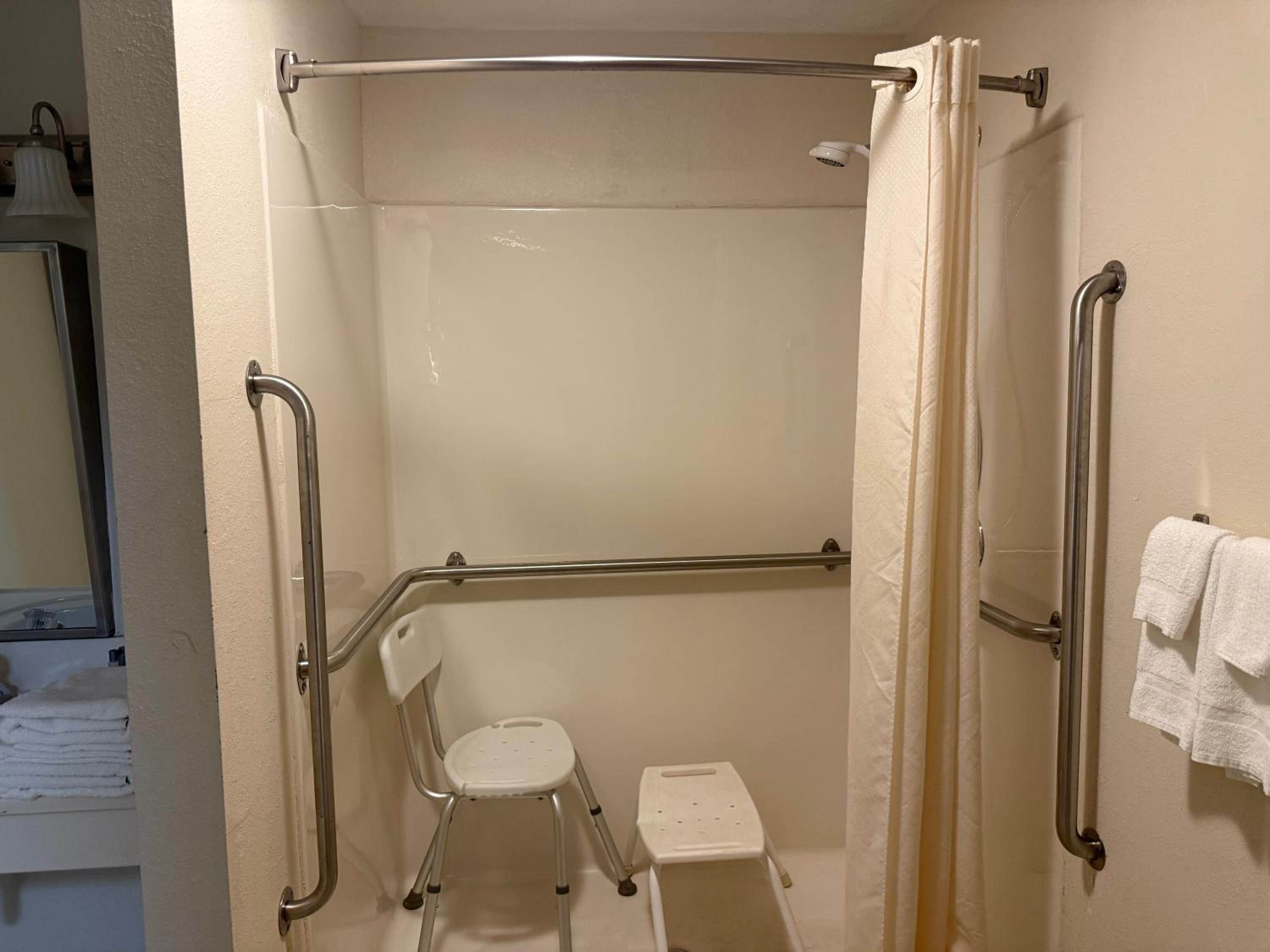 Clinton Inn & Suites, 사진 3