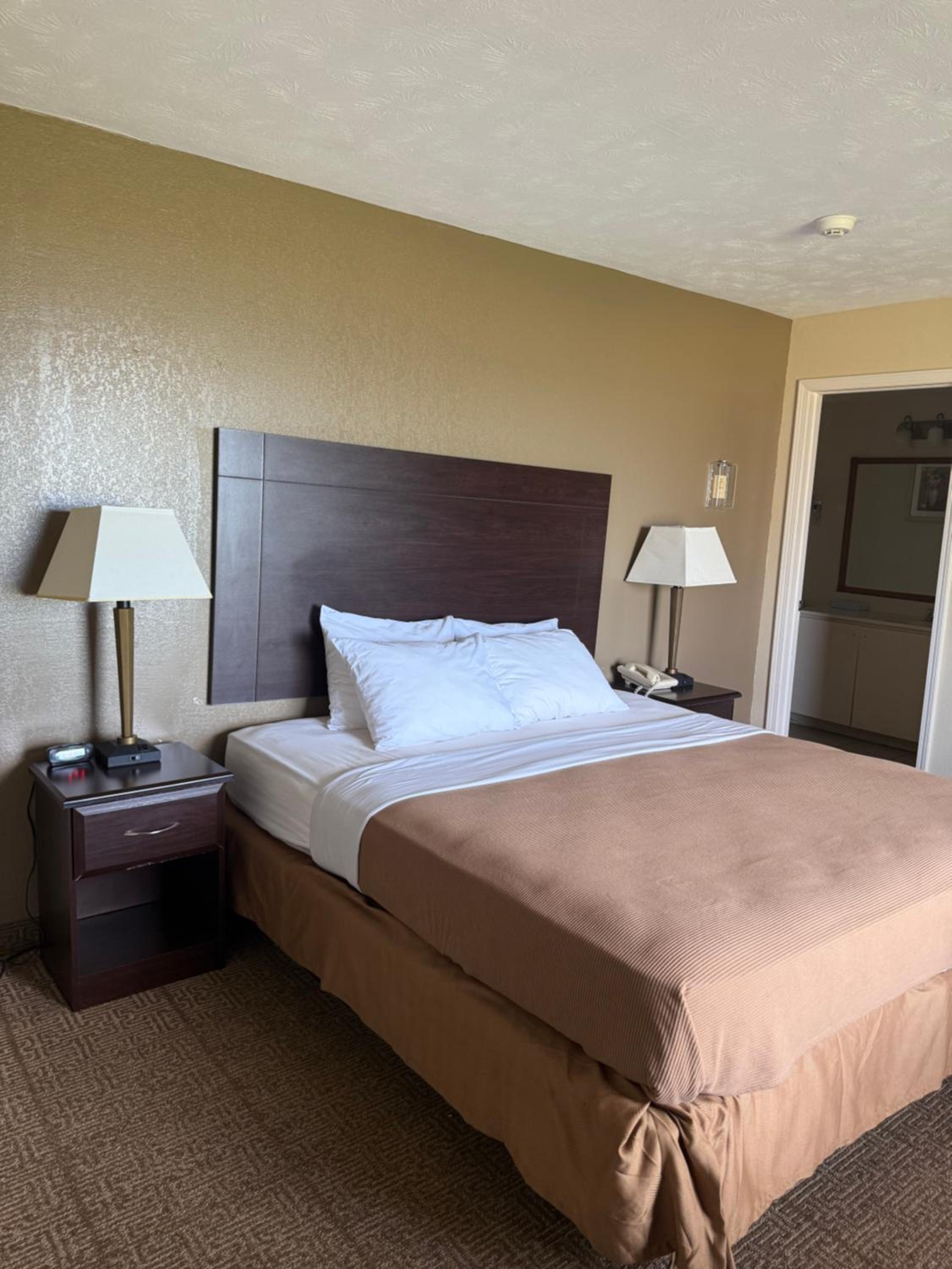 1 King Room with Whirlpool