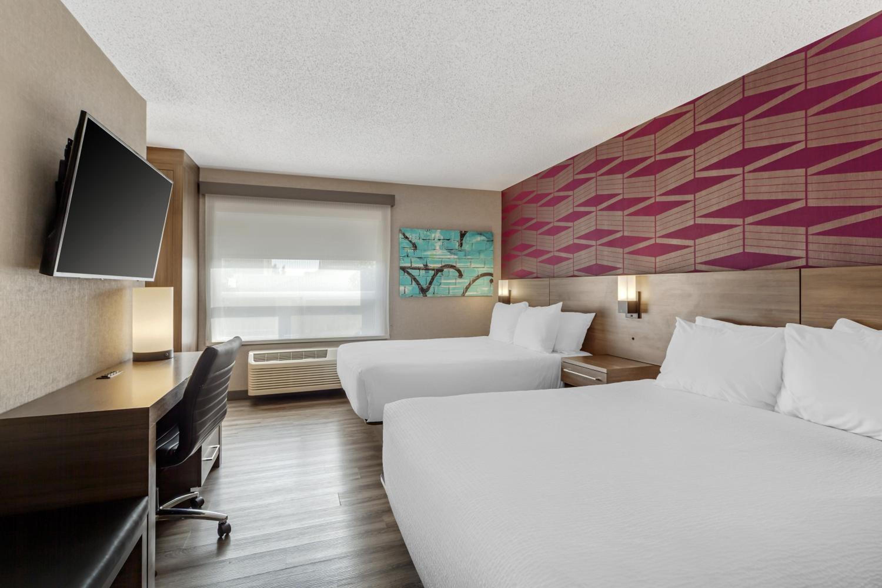 Suite with Two Queen Beds and One Bunk Bed with Kitchenette - Mario Theme/Non-Smoking