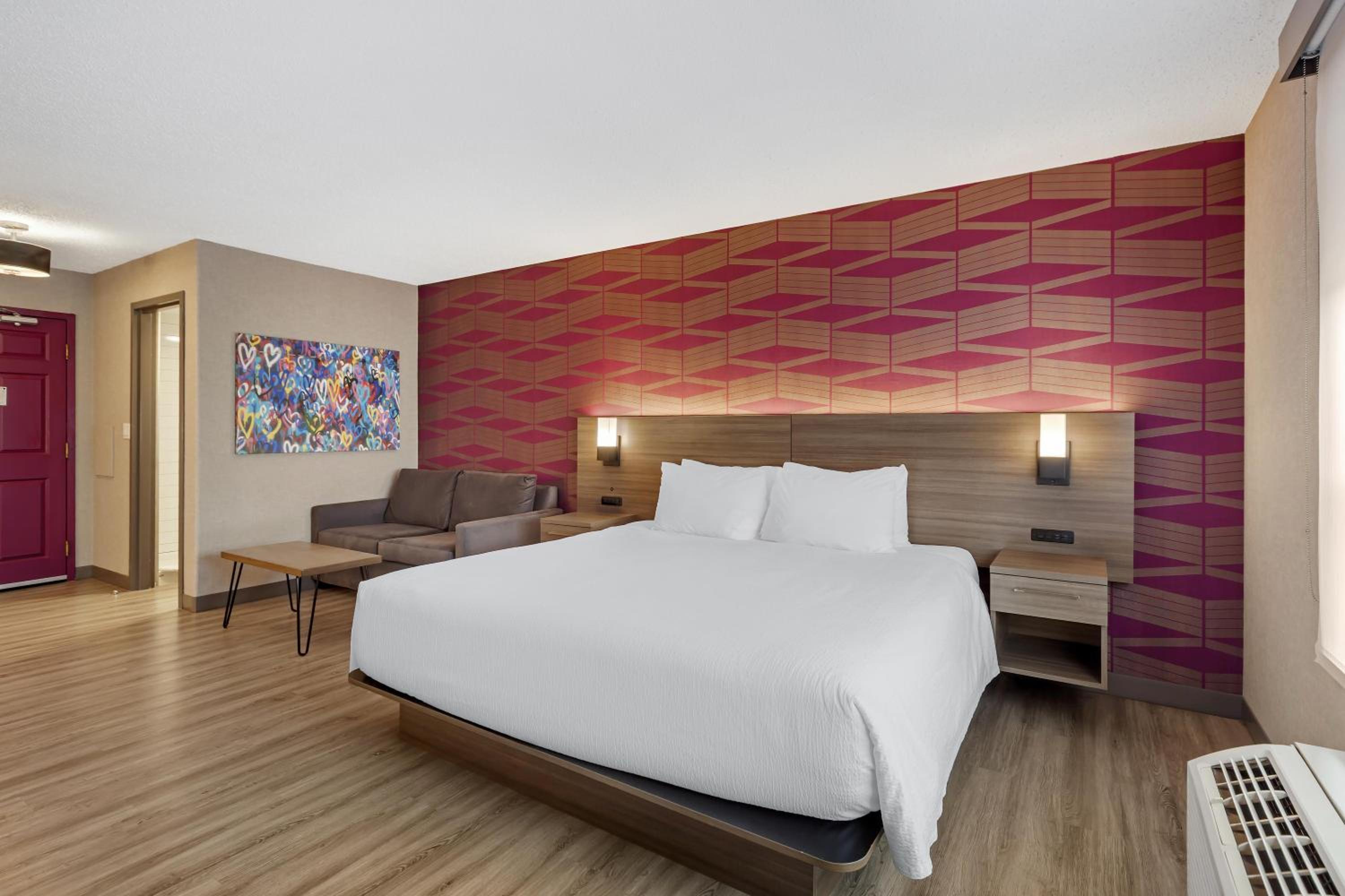 King Room with Sofa Bed and Walk-In Shower - Non-Smoking