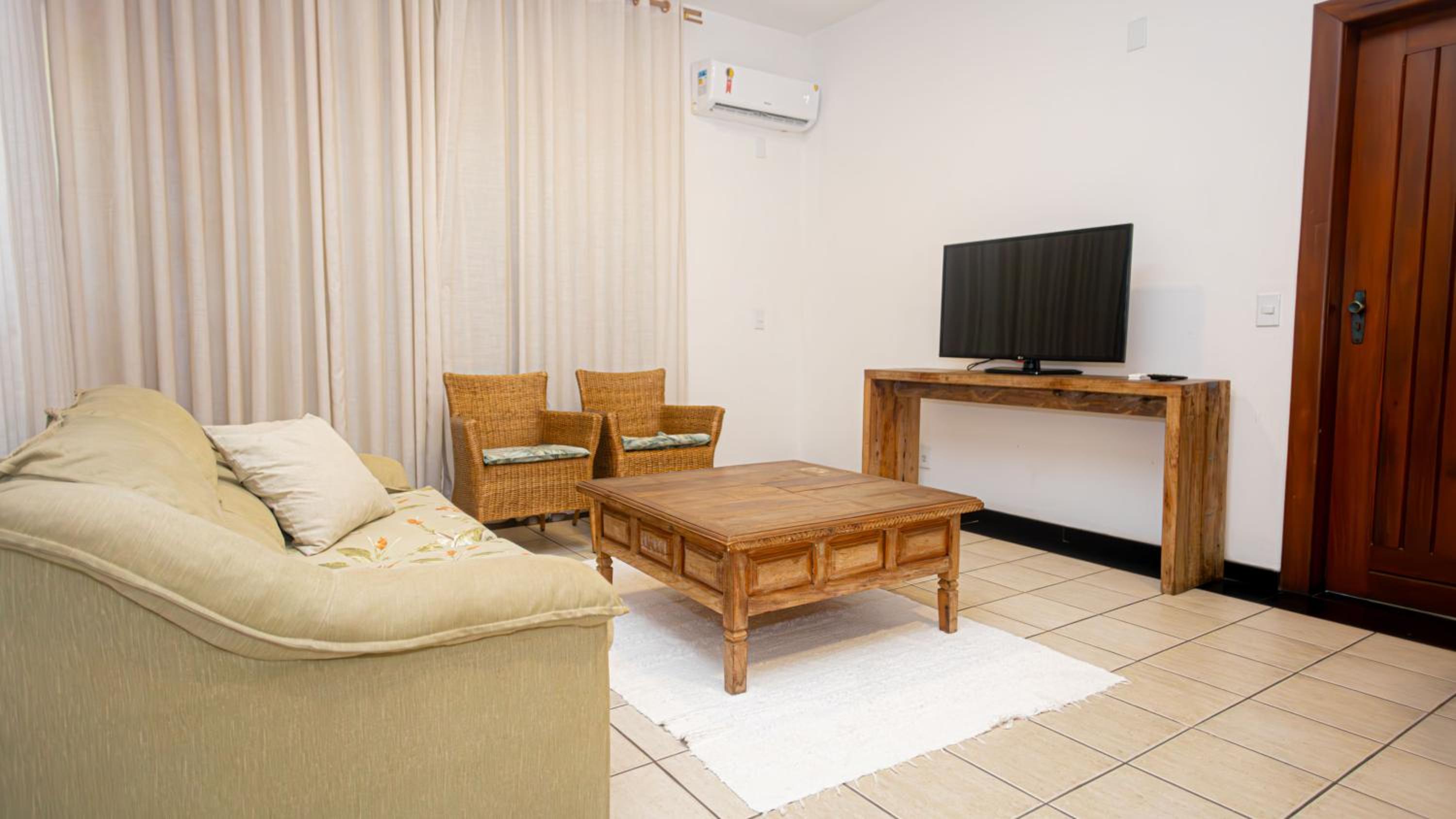 Master Suite (2 Adults + 1 Child) - Photo 3