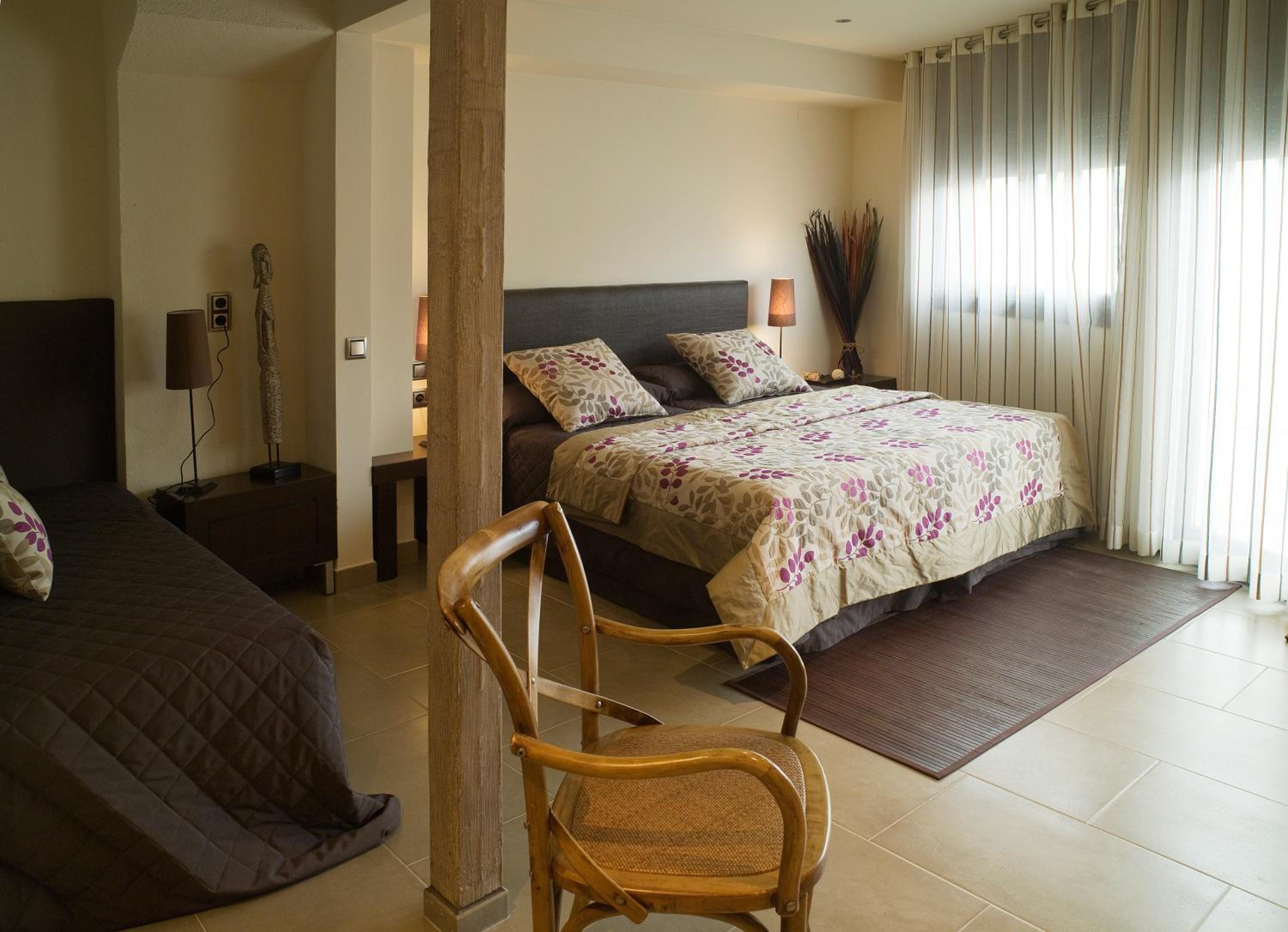 Twin Room - Photo 21