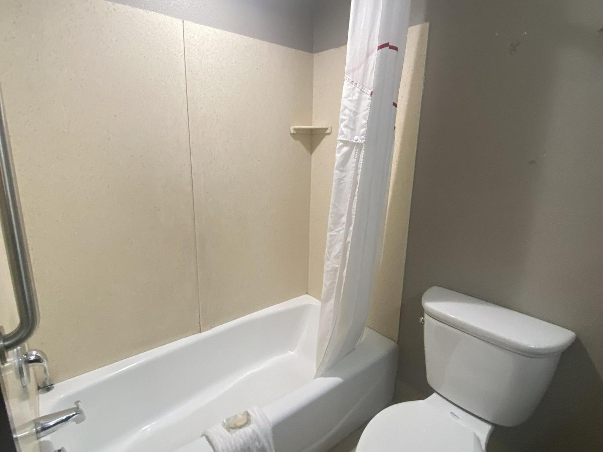 Standard King Room Non-Smoking - Photo 11