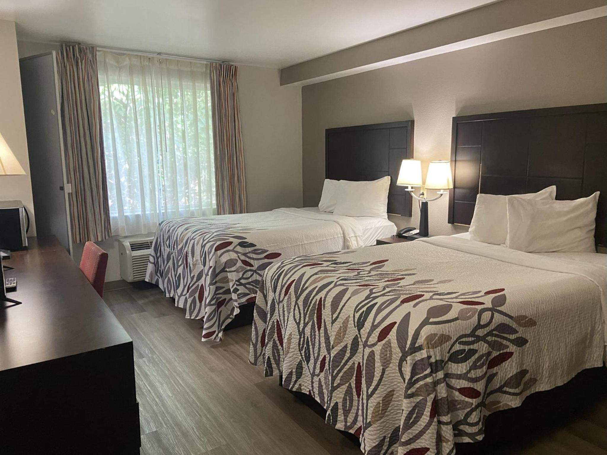 Standard Room with Two Double Beds Non-Smoking - Photo 3