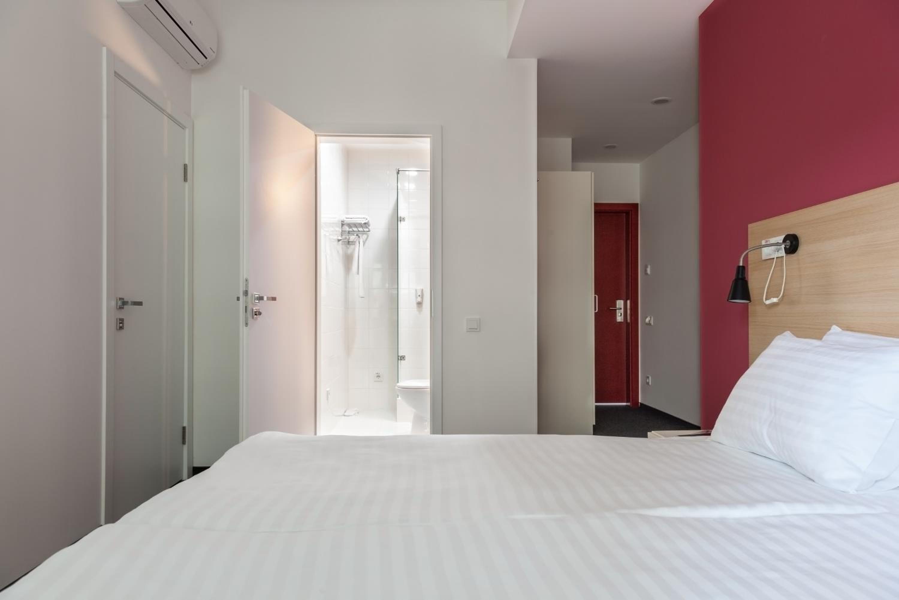 Standard Double or Twin Room photo 2