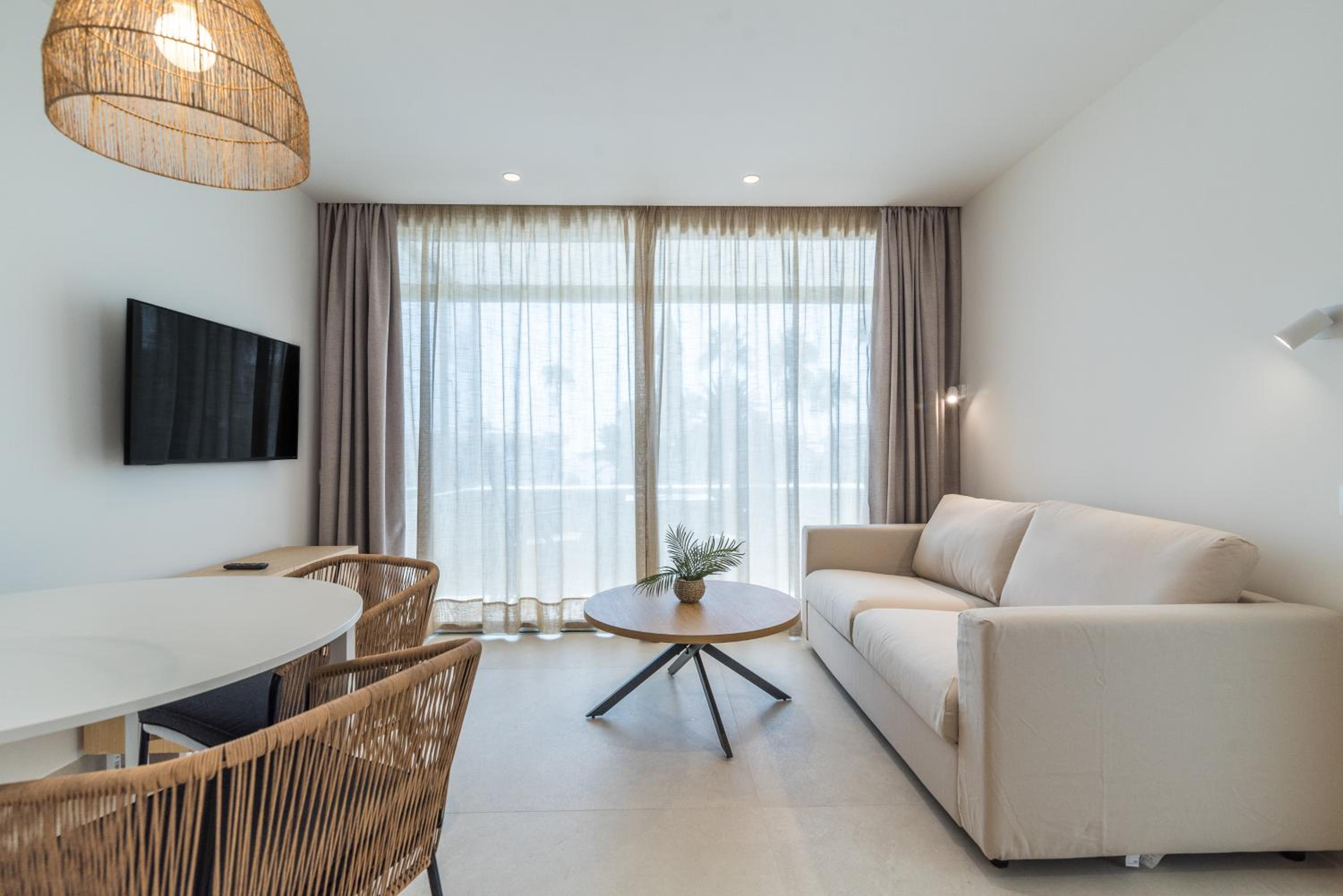 Deluxe Apartment