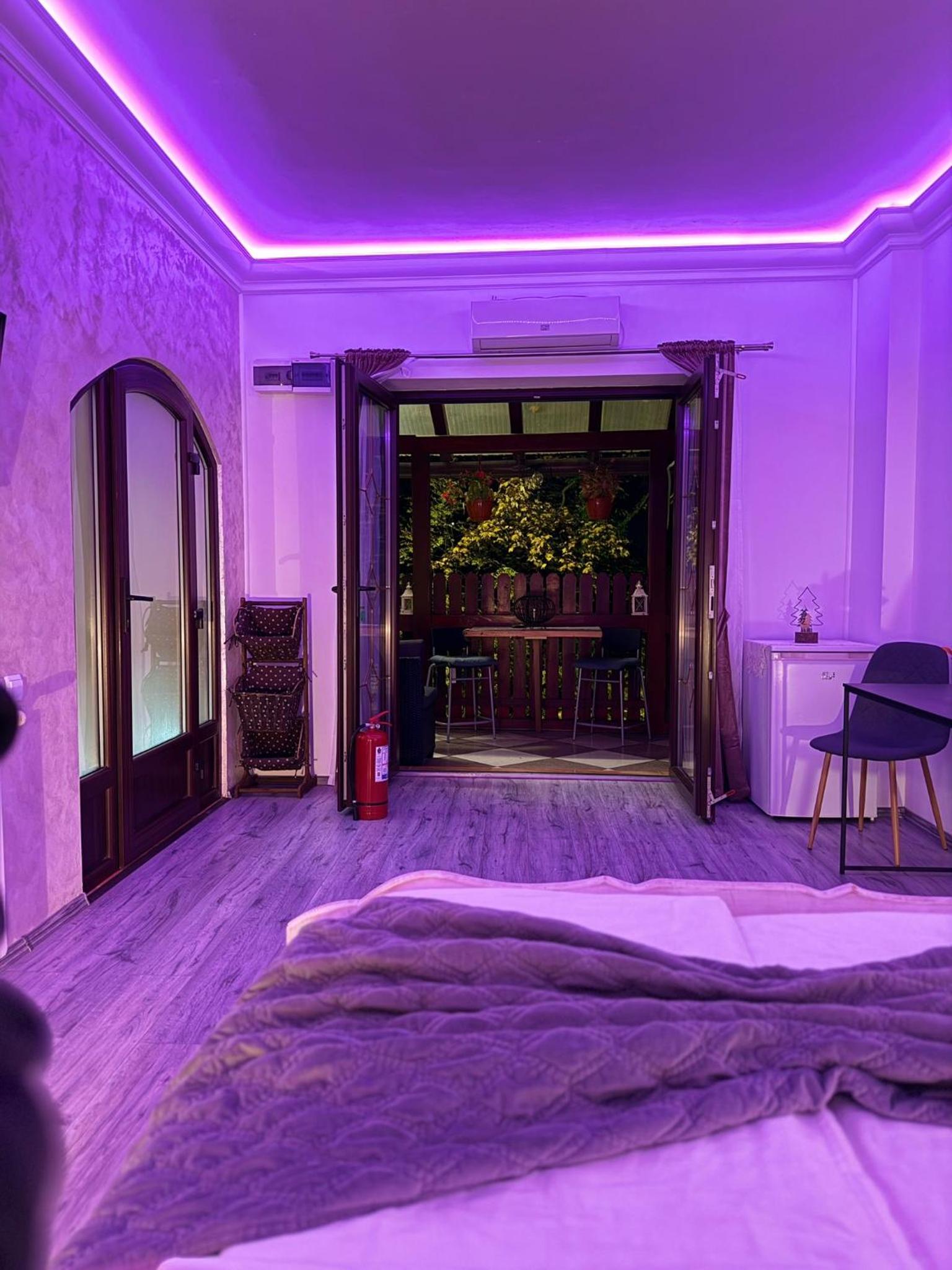 Deluxe Double Room with Shower