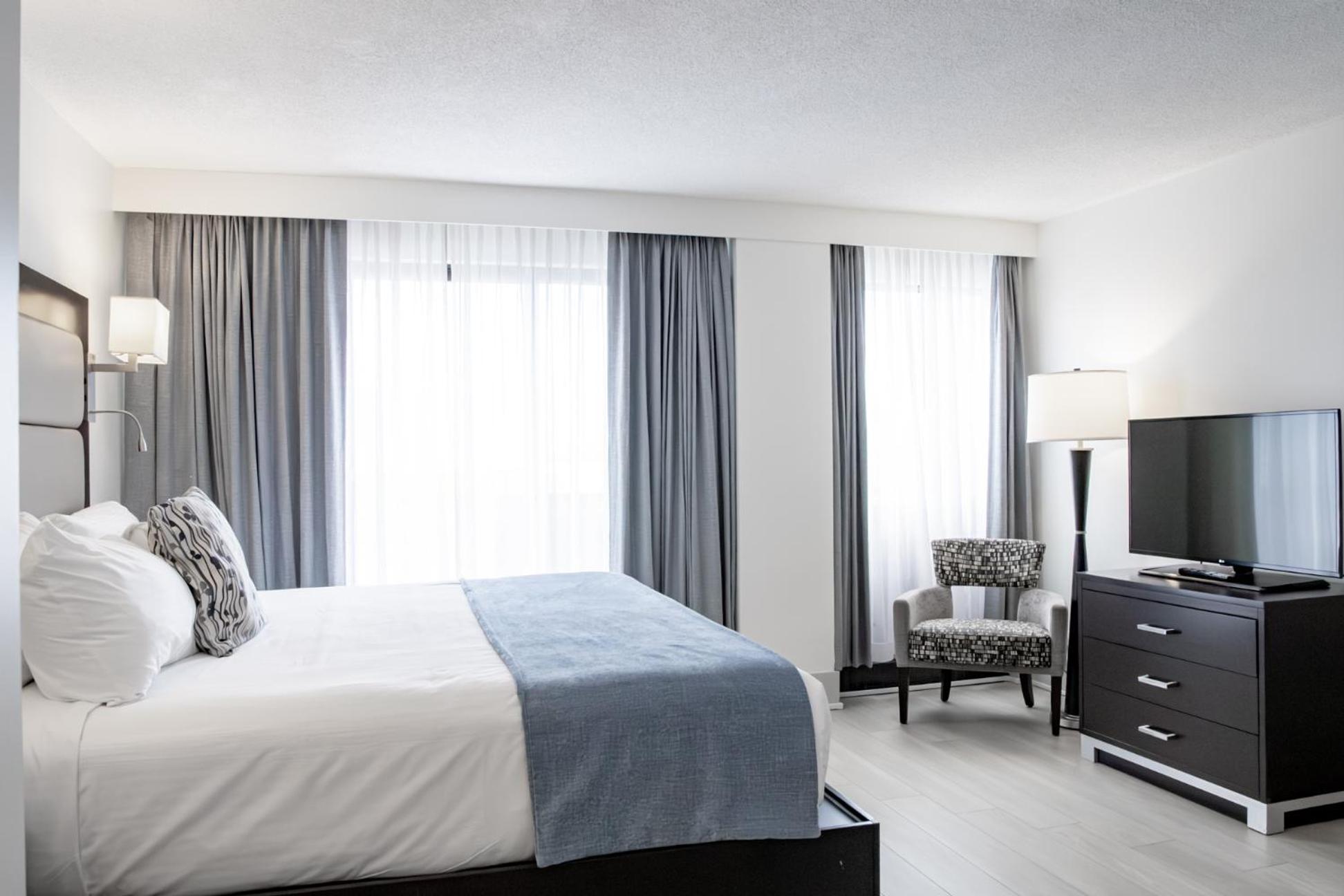 King Room with Balcony