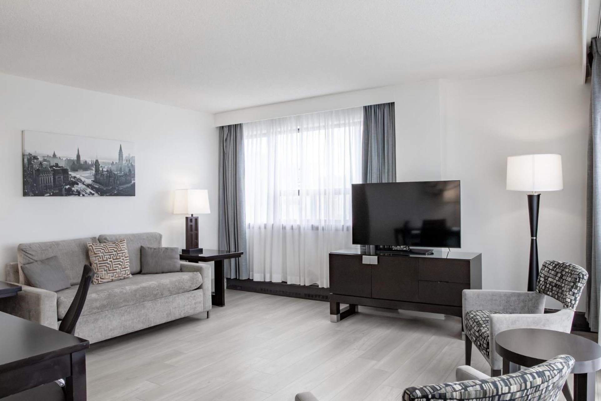 Queen Room with Balcony