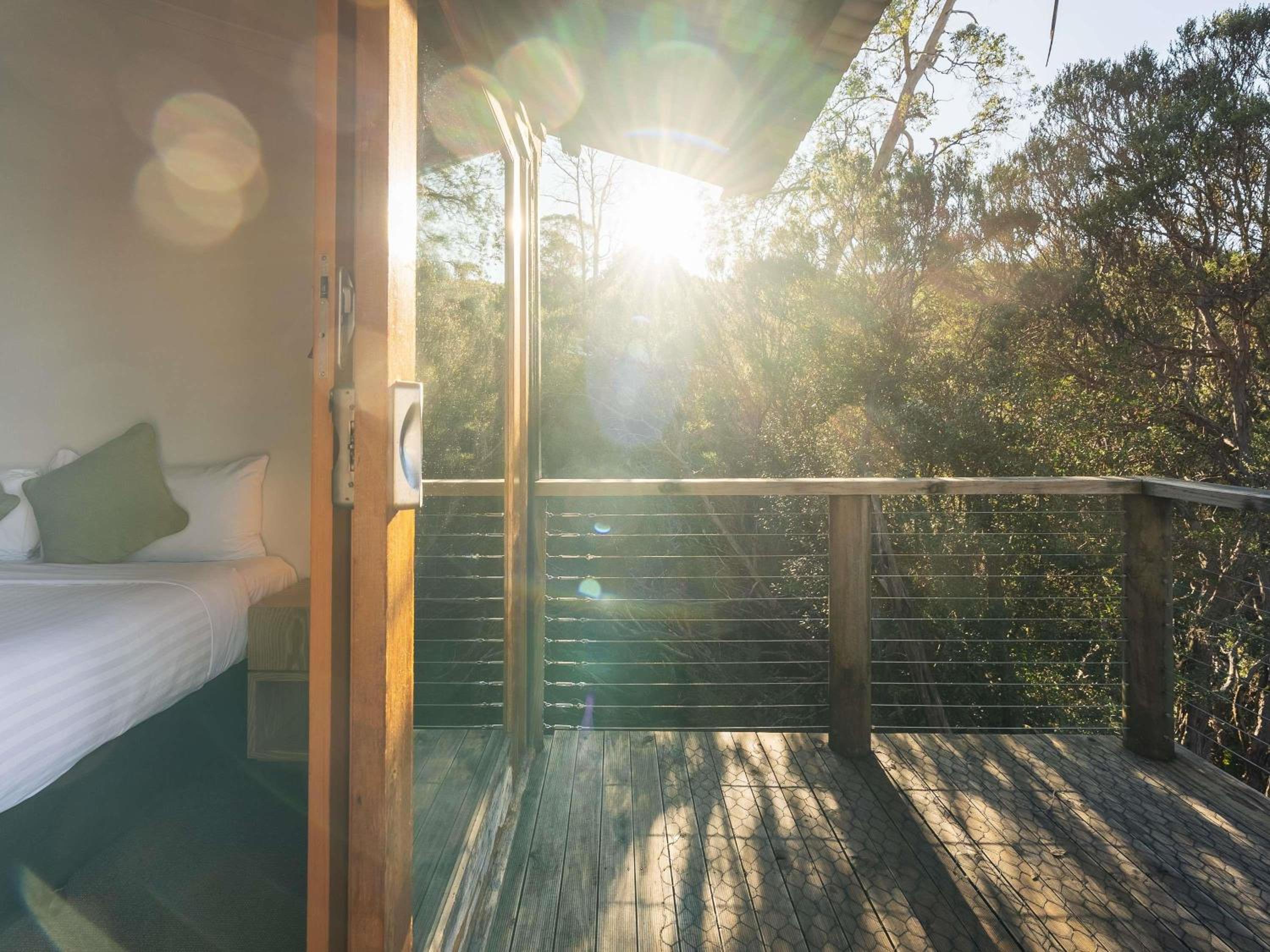 Contemporary Spa Cabin - Photo 8