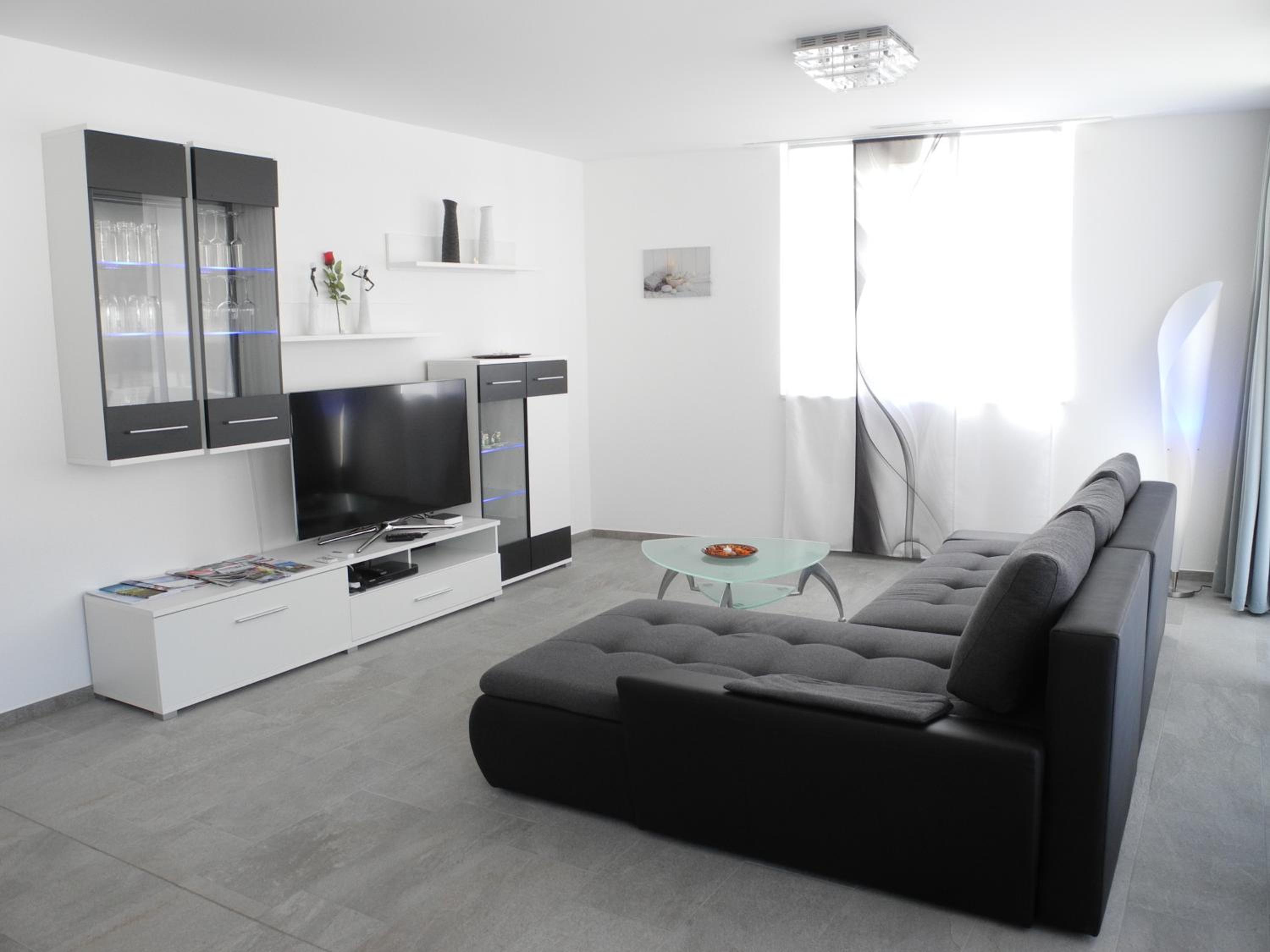 Apartment with Mountain View photo 1