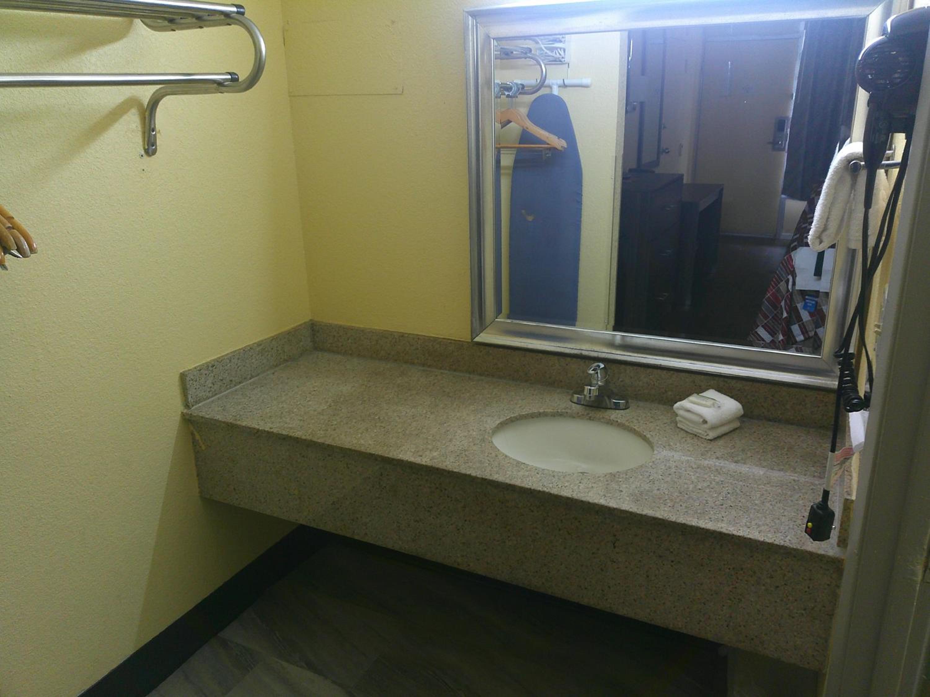 Superior Room with Two Double Beds Non-Smoking - Photo 7