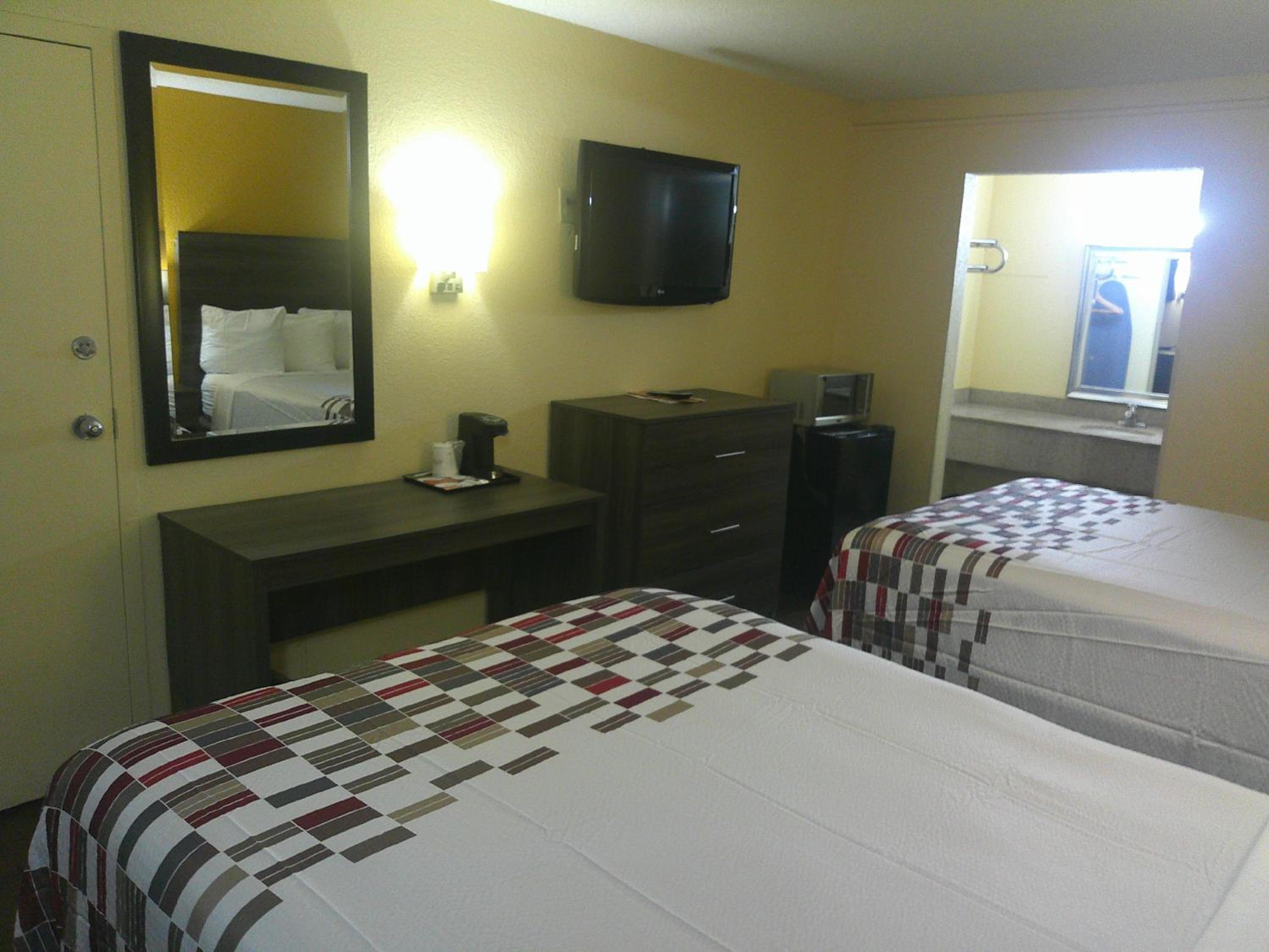 Superior Room with Two Double Beds Non-Smoking - Photo 2