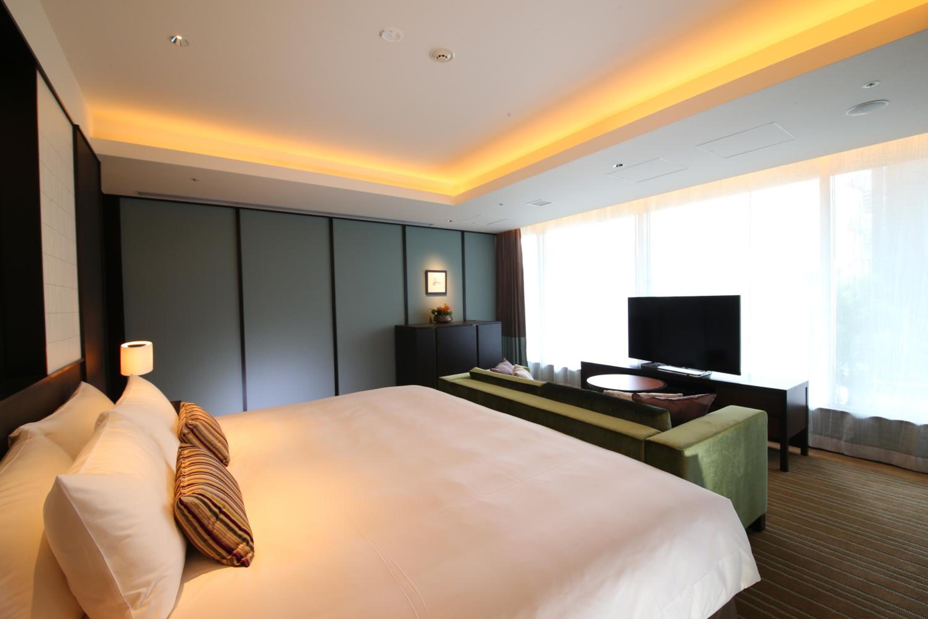 Modern Superior Double Room – Non-Smoking