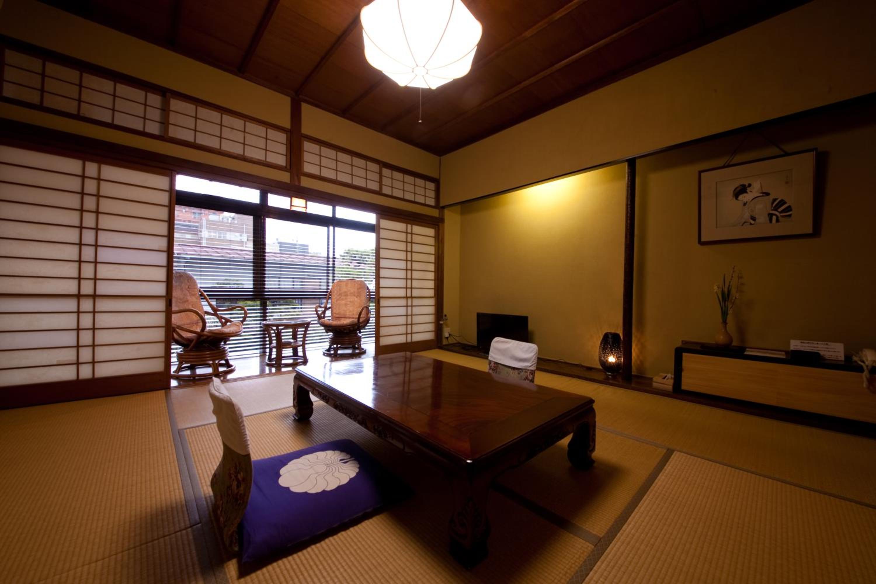 Japanese-Style Room with Shared Bathroom photo 3