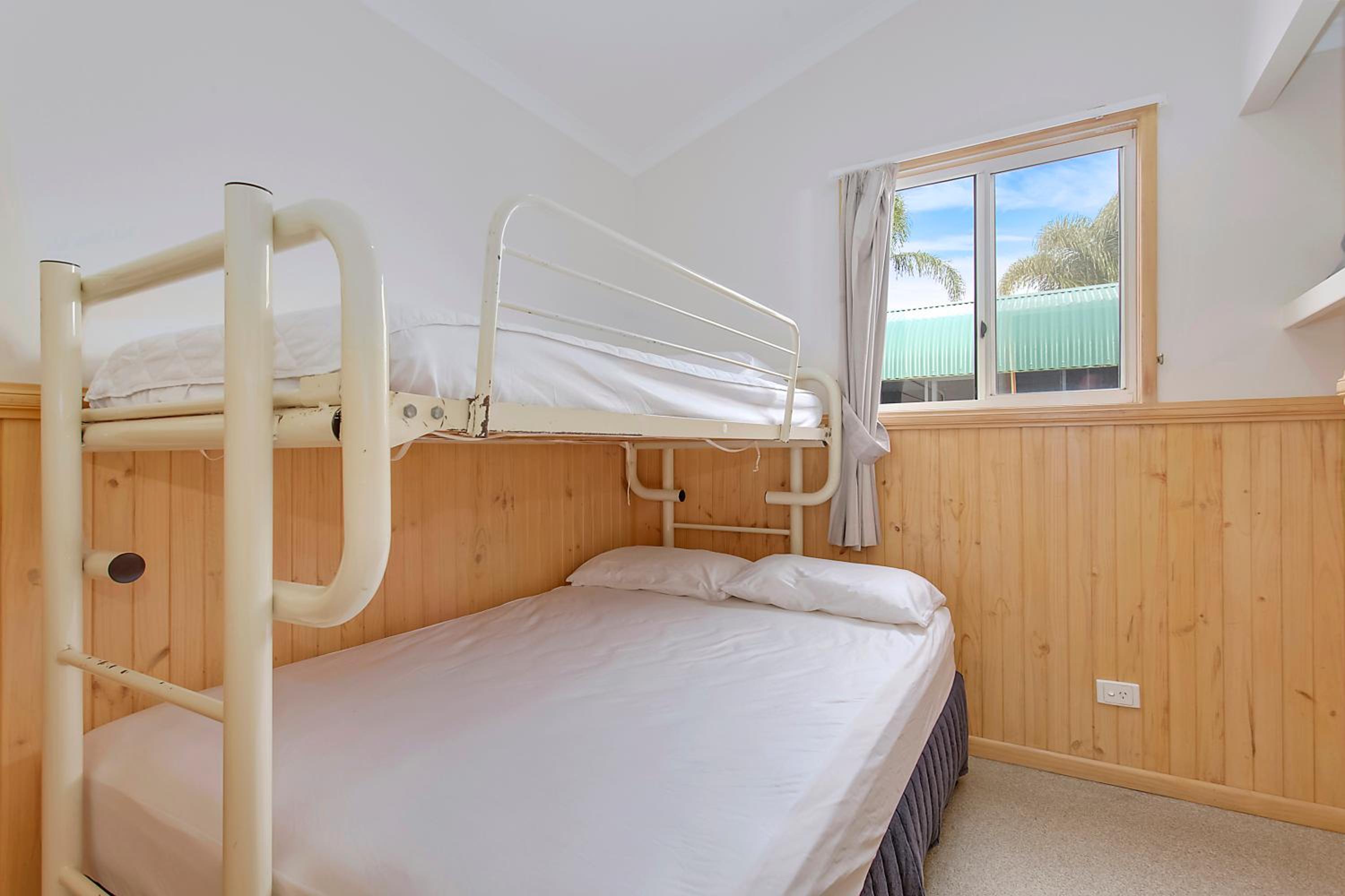 Standard One-Bedroom Cabin - Not Pet Friendly photo 3
