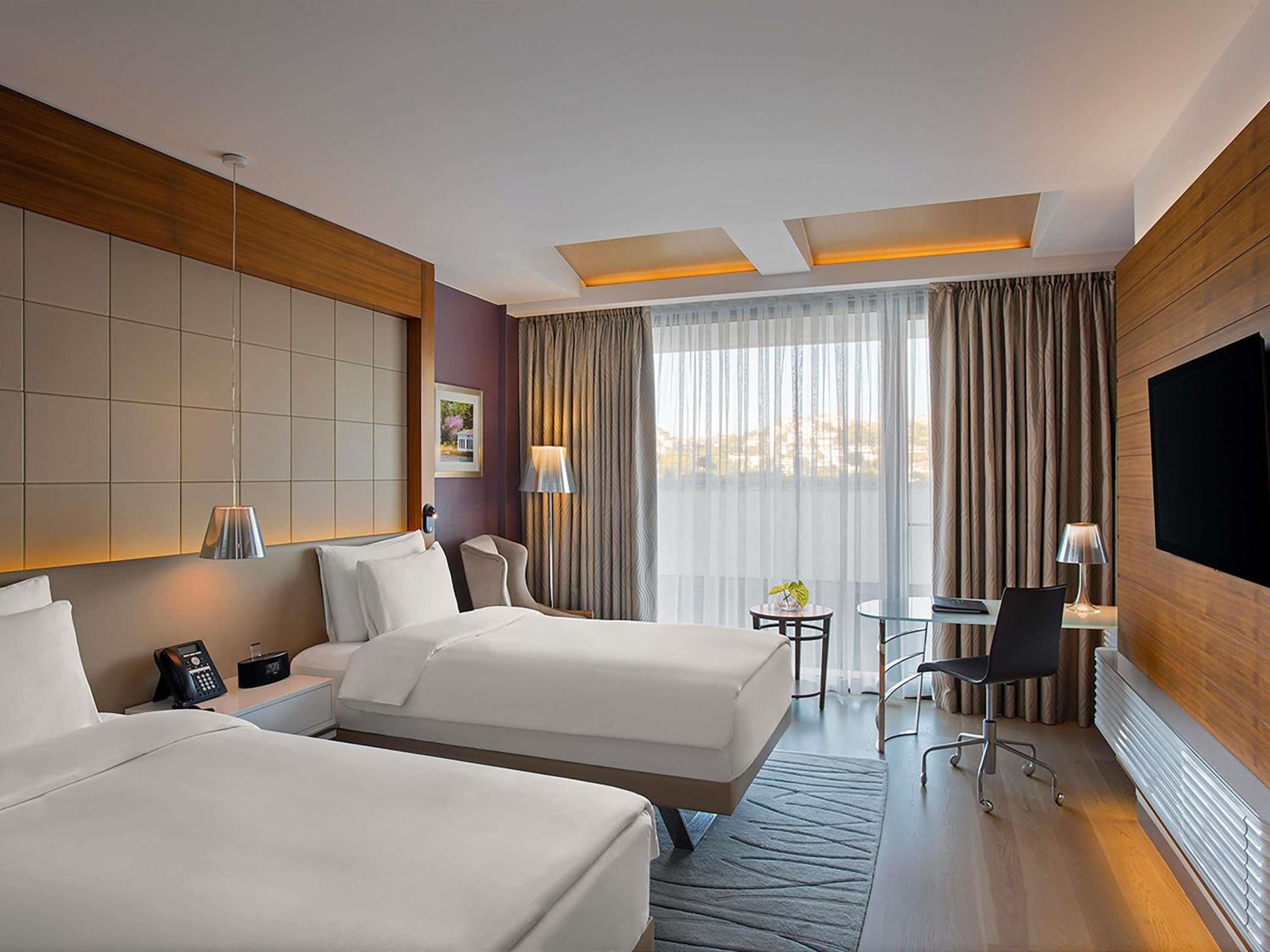 Deluxe Twin Room with Bosphorus View