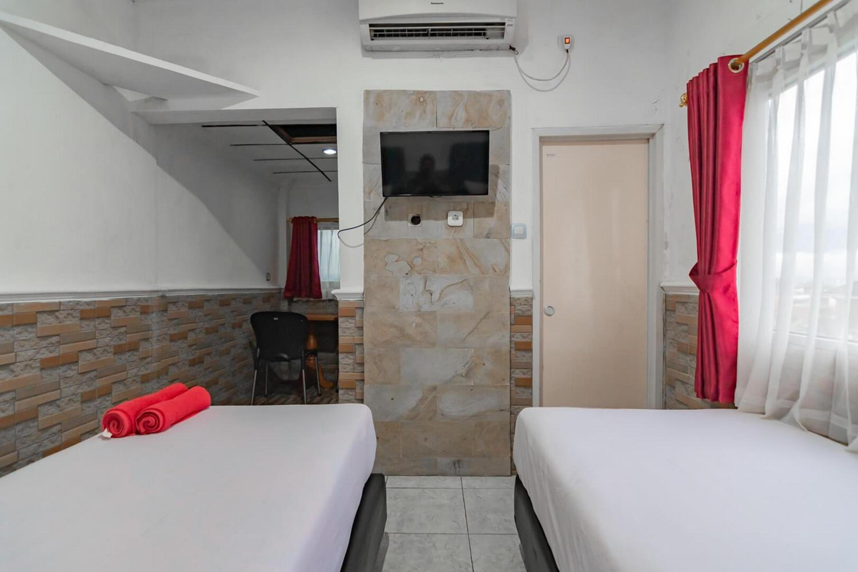 Deluxe Twin Room photo 1