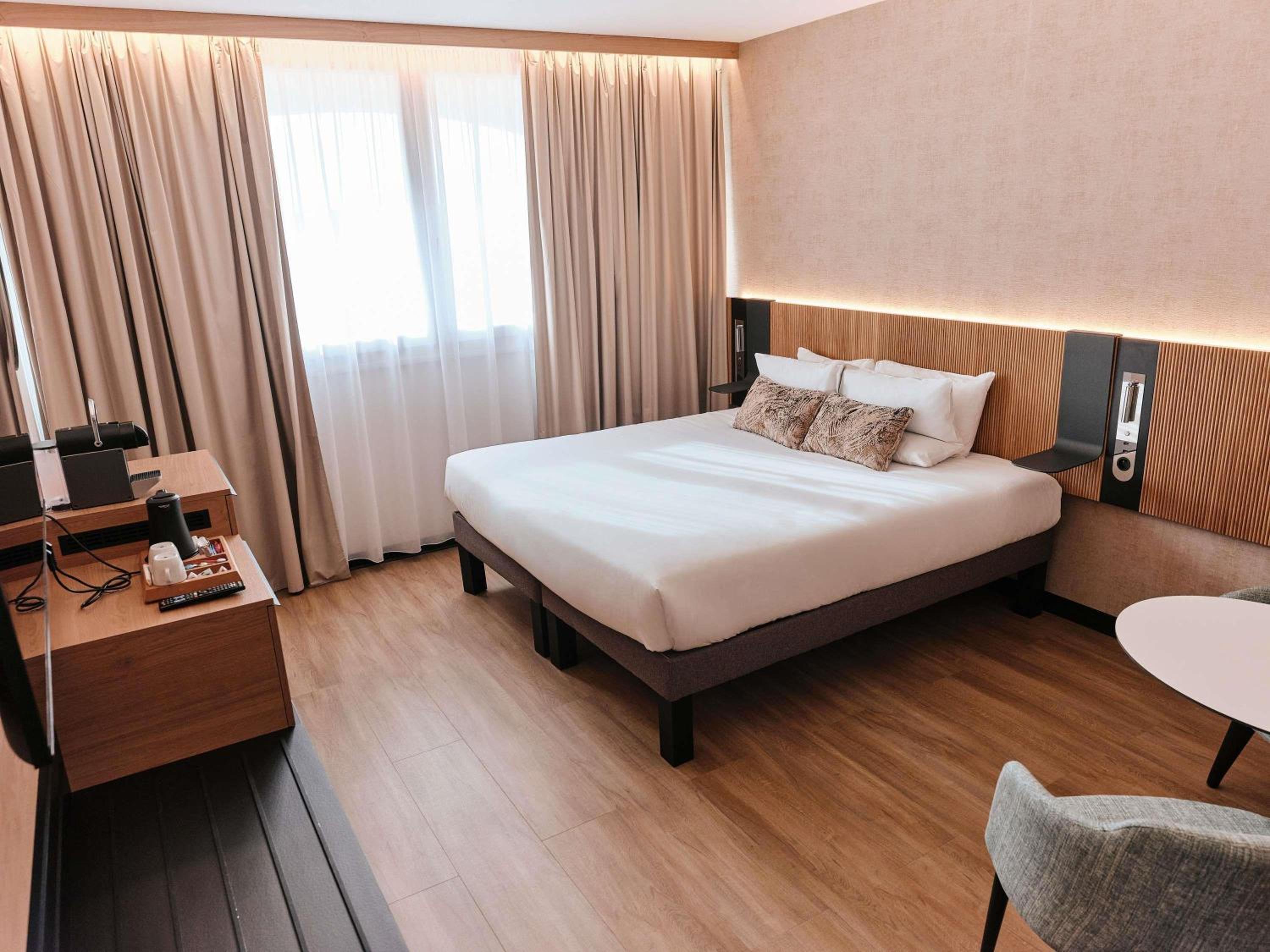 Classic Double Room - Mobility Accessible photo 1