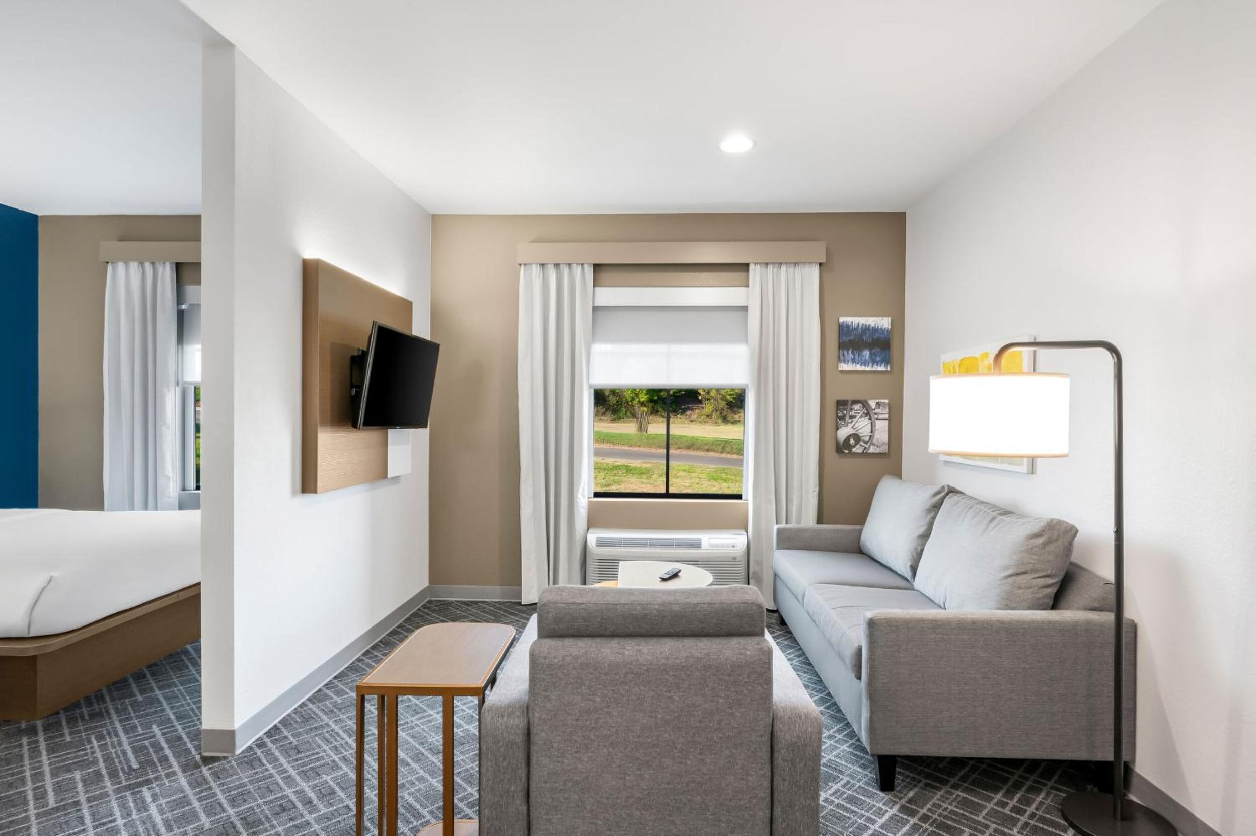 King Suite - Accessible/Non-Smoking